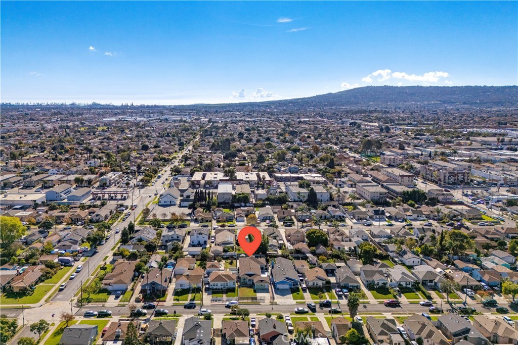 1520 W 215th