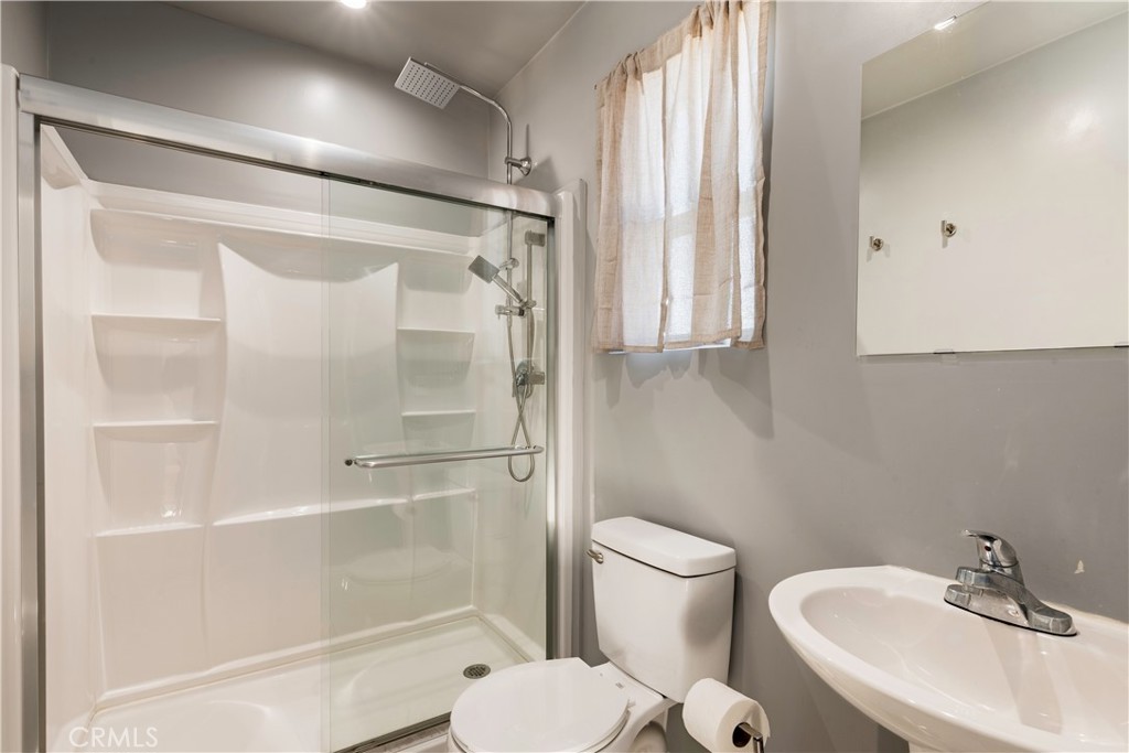 1520 W 215th