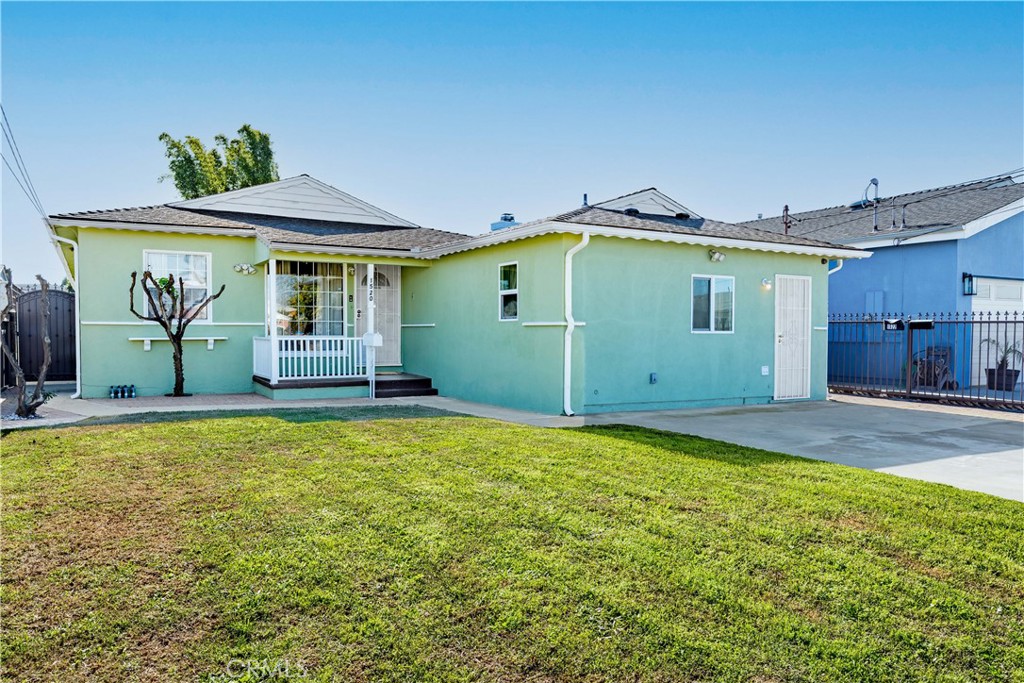1520 W 215th