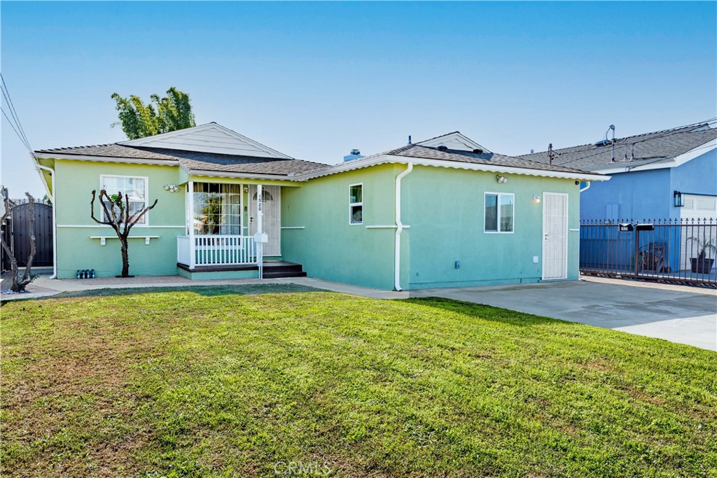 1520 W 215th