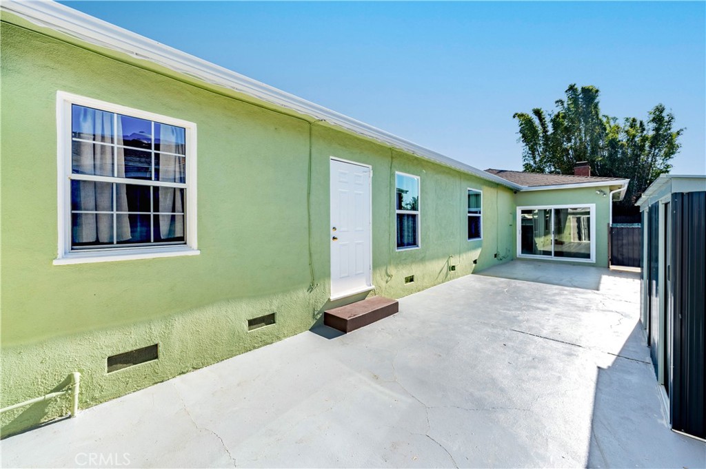 1520 W 215th