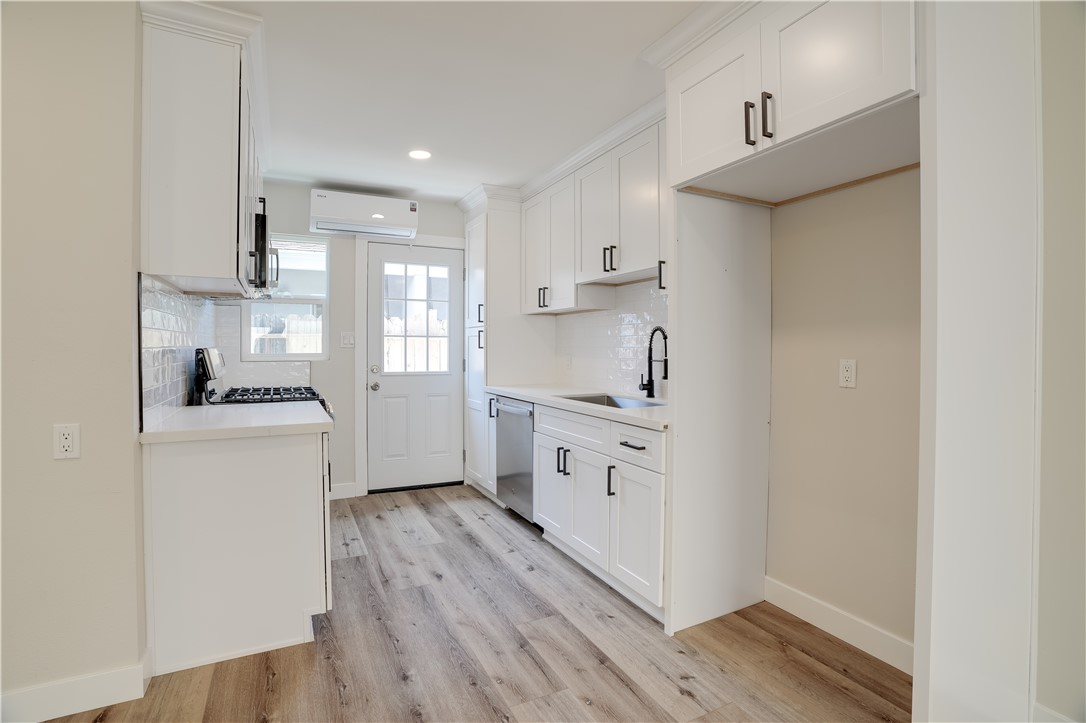 120 E Mariposa