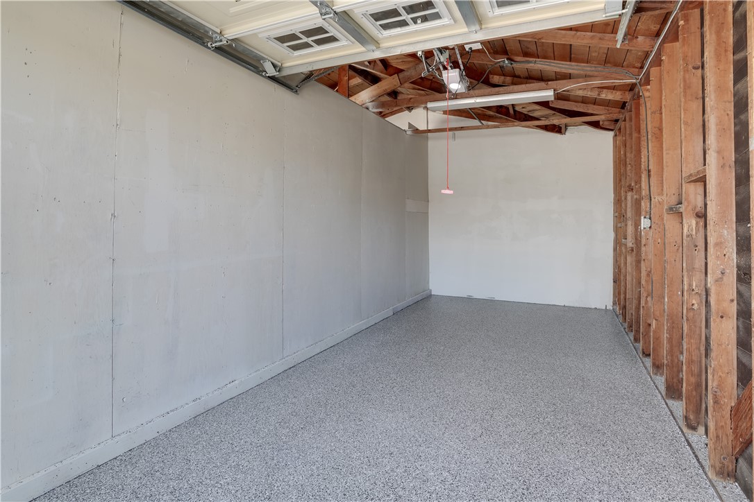 120 E Mariposa