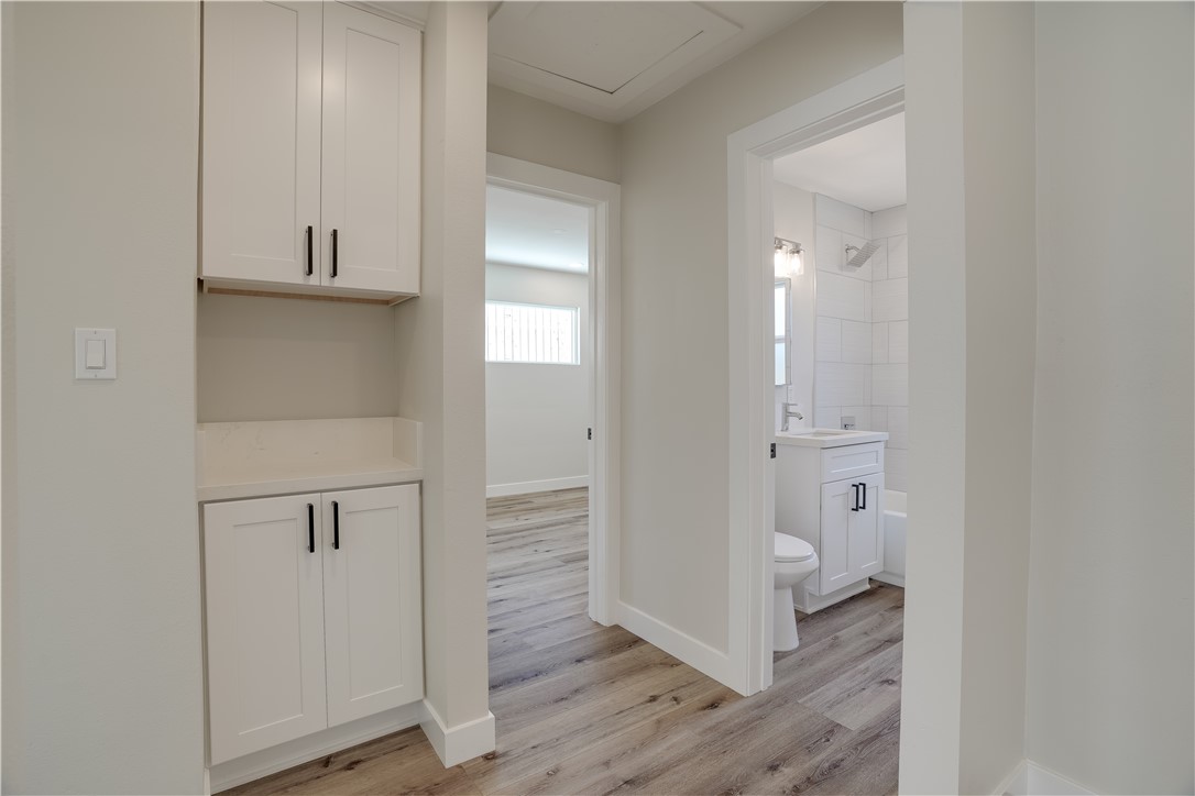 120 E Mariposa