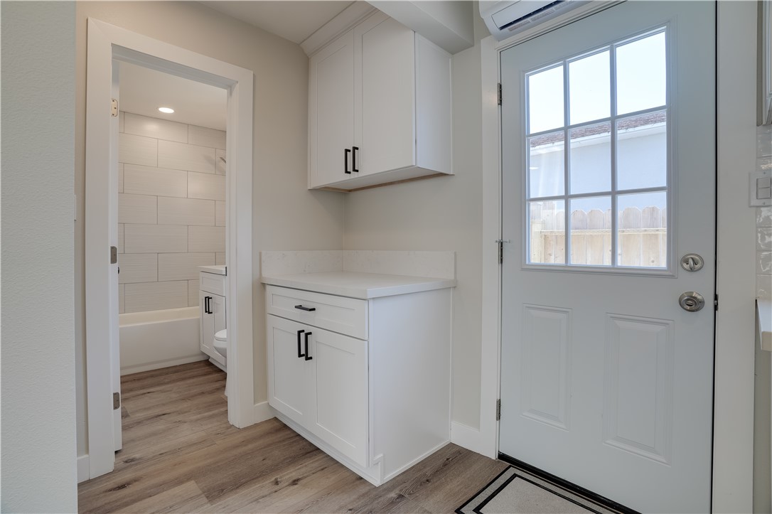120 E Mariposa