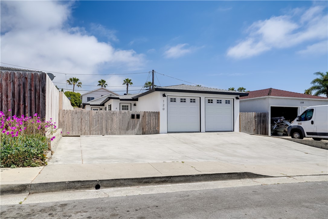120 E Mariposa