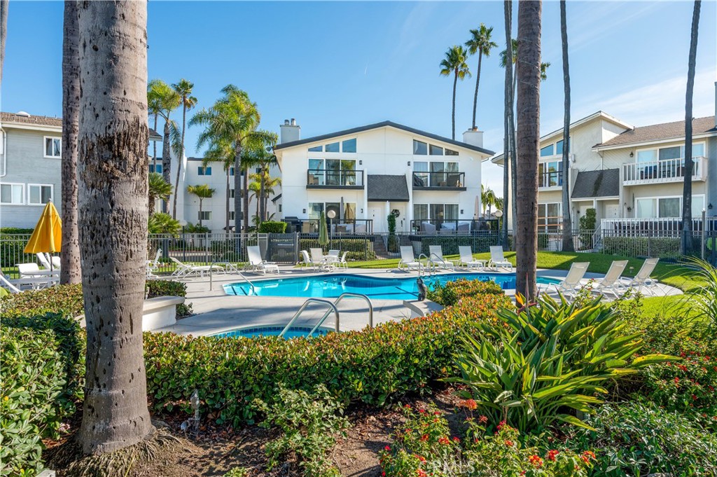 16255 Pacific 106