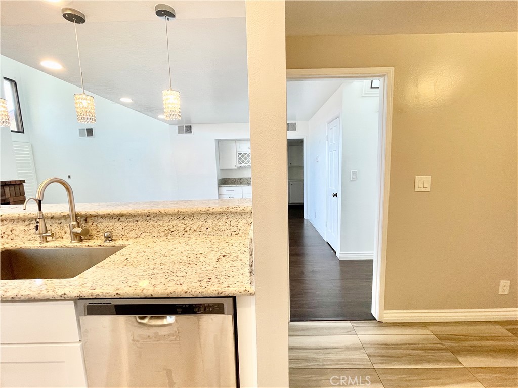 8180 Manitoba Street 311