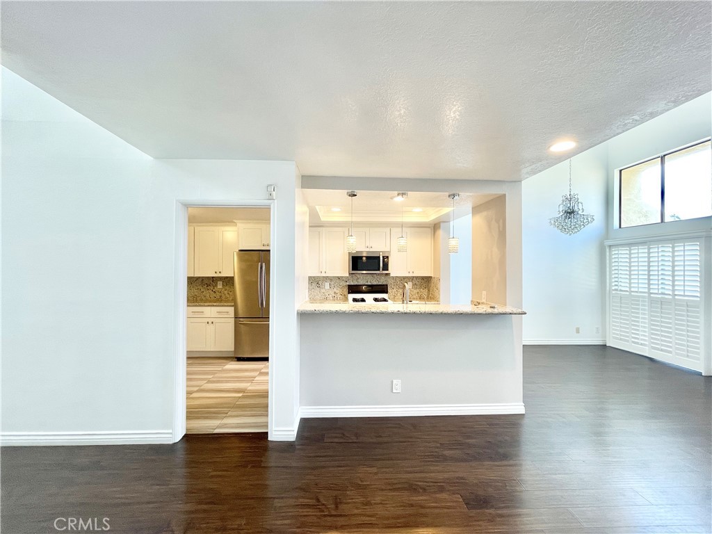 8180 Manitoba Street 311