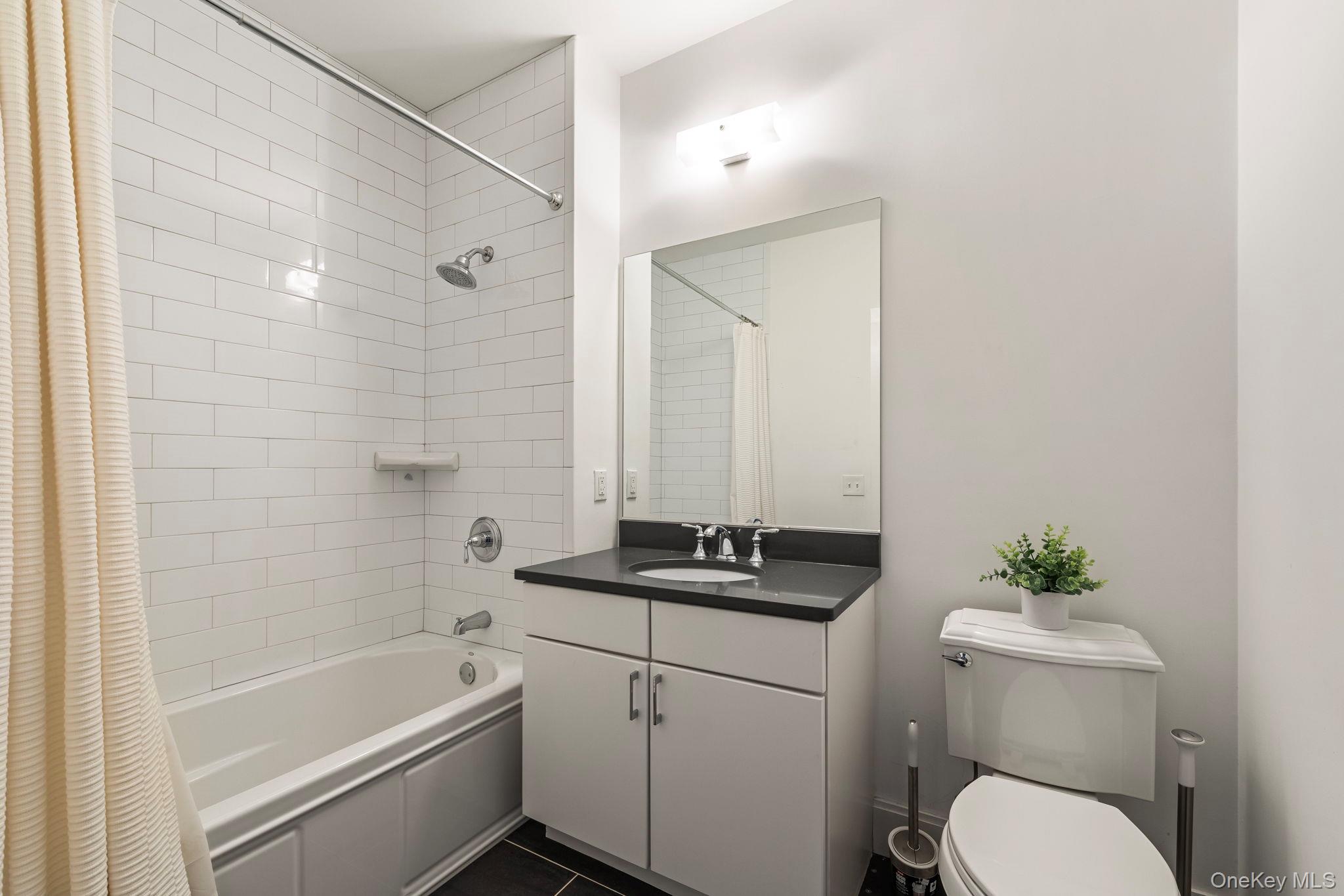 222 Marina Pointe Drive Unit: 222