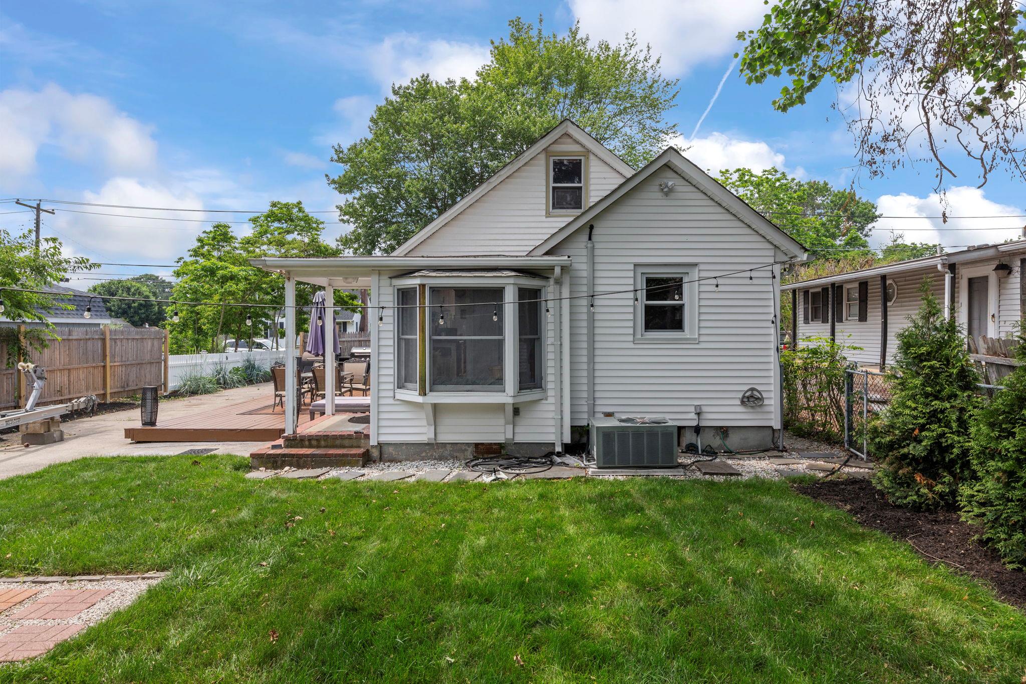 43 Willett Avenue