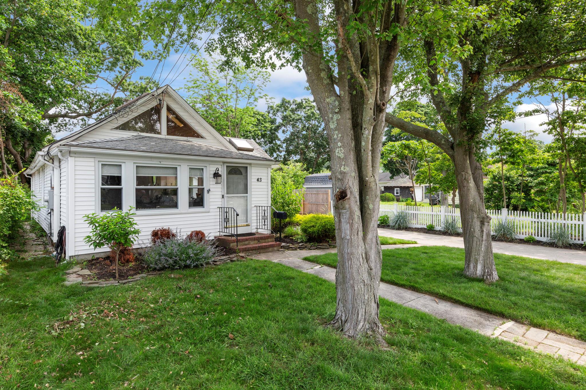 43 Willett Avenue