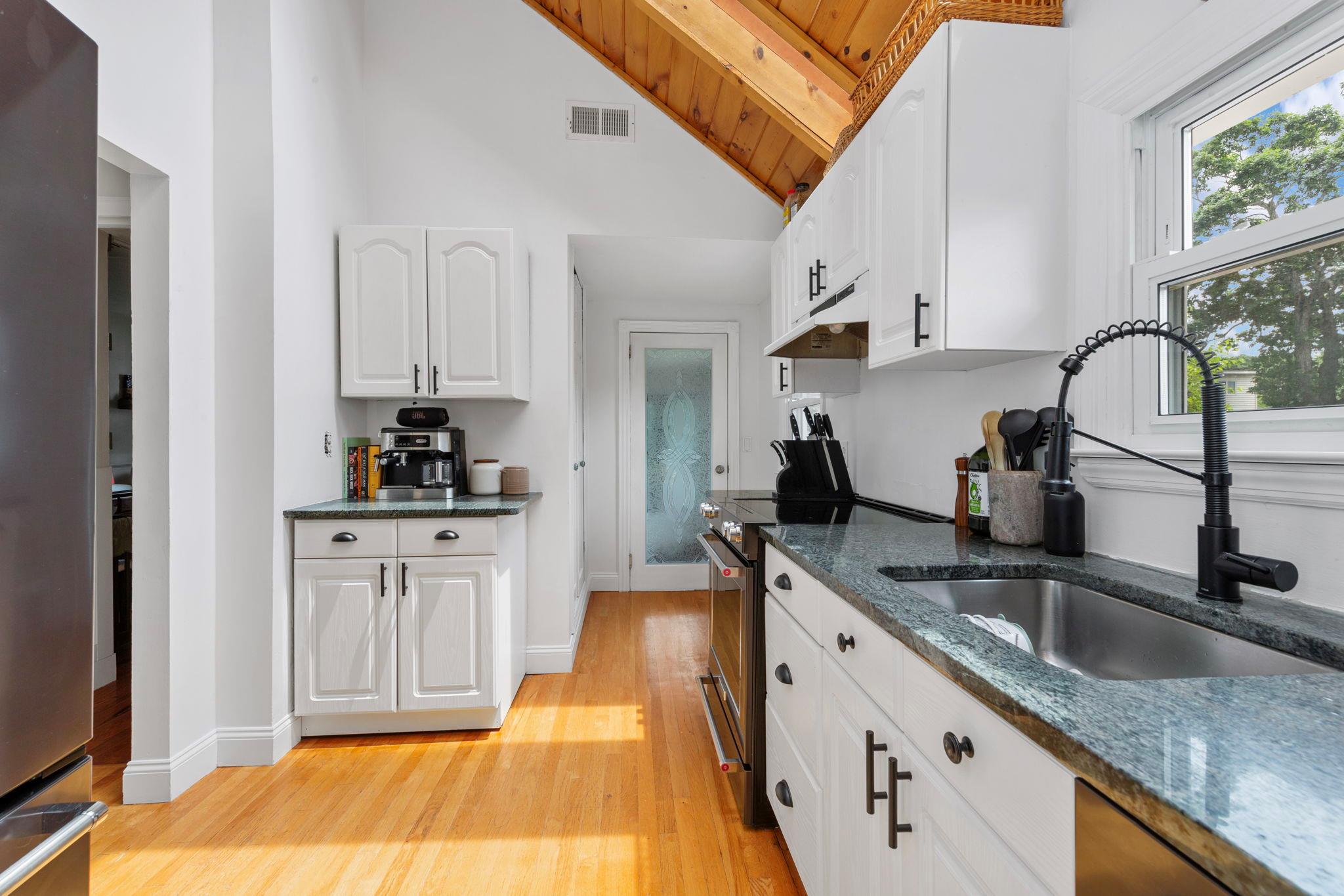 43 Willett Avenue