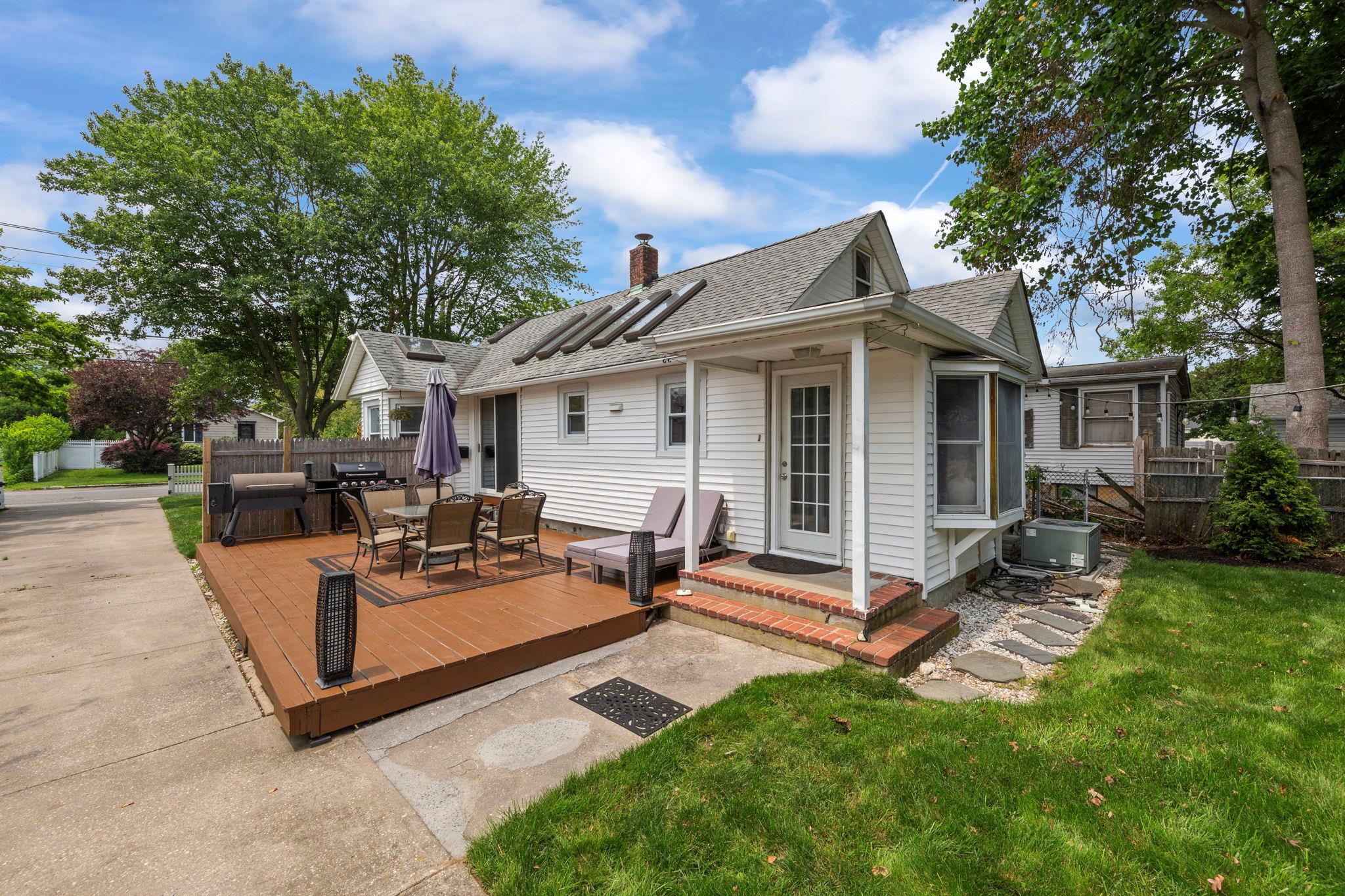 43 Willett Avenue