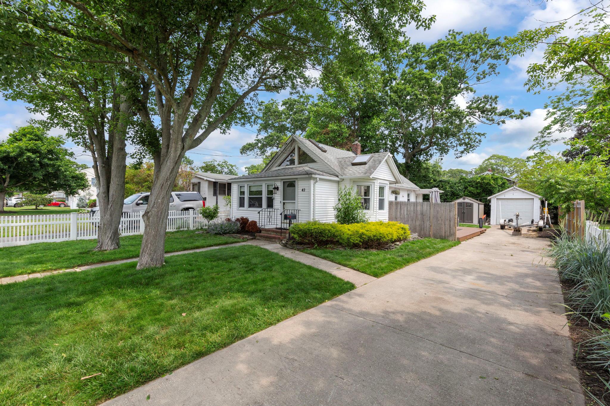 43 Willett Avenue