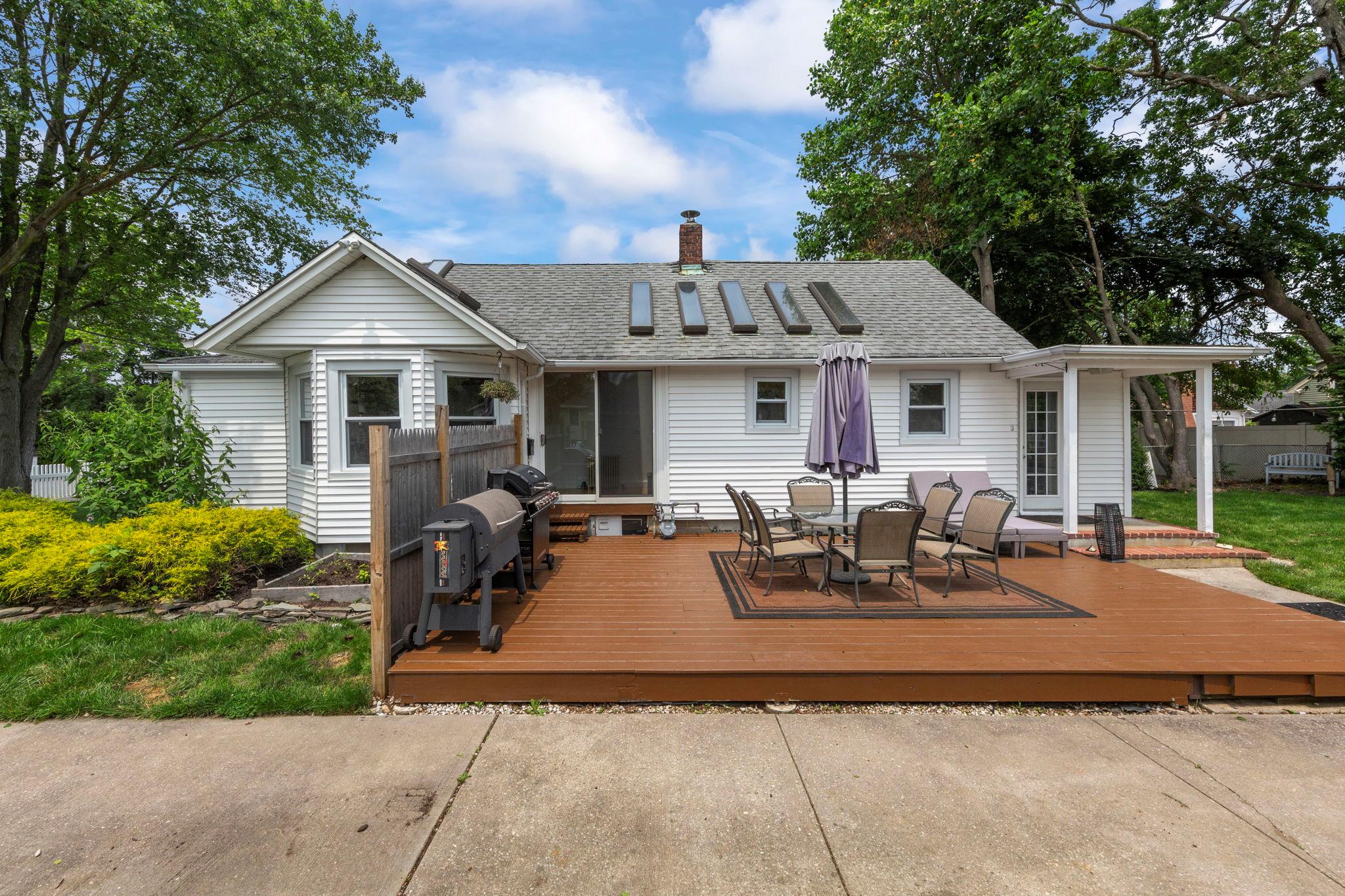 43 Willett Avenue
