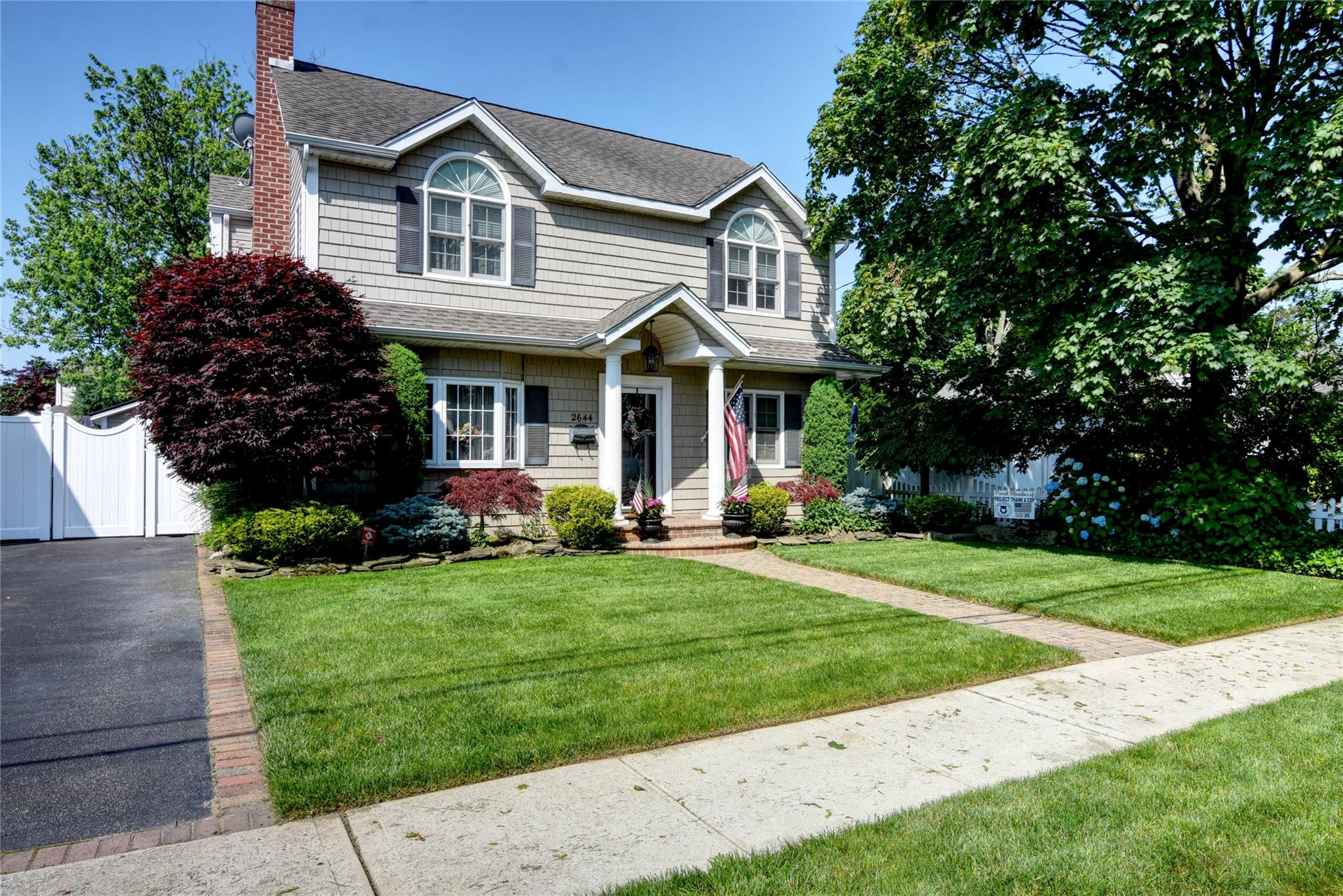 2644 Colonial Avenue