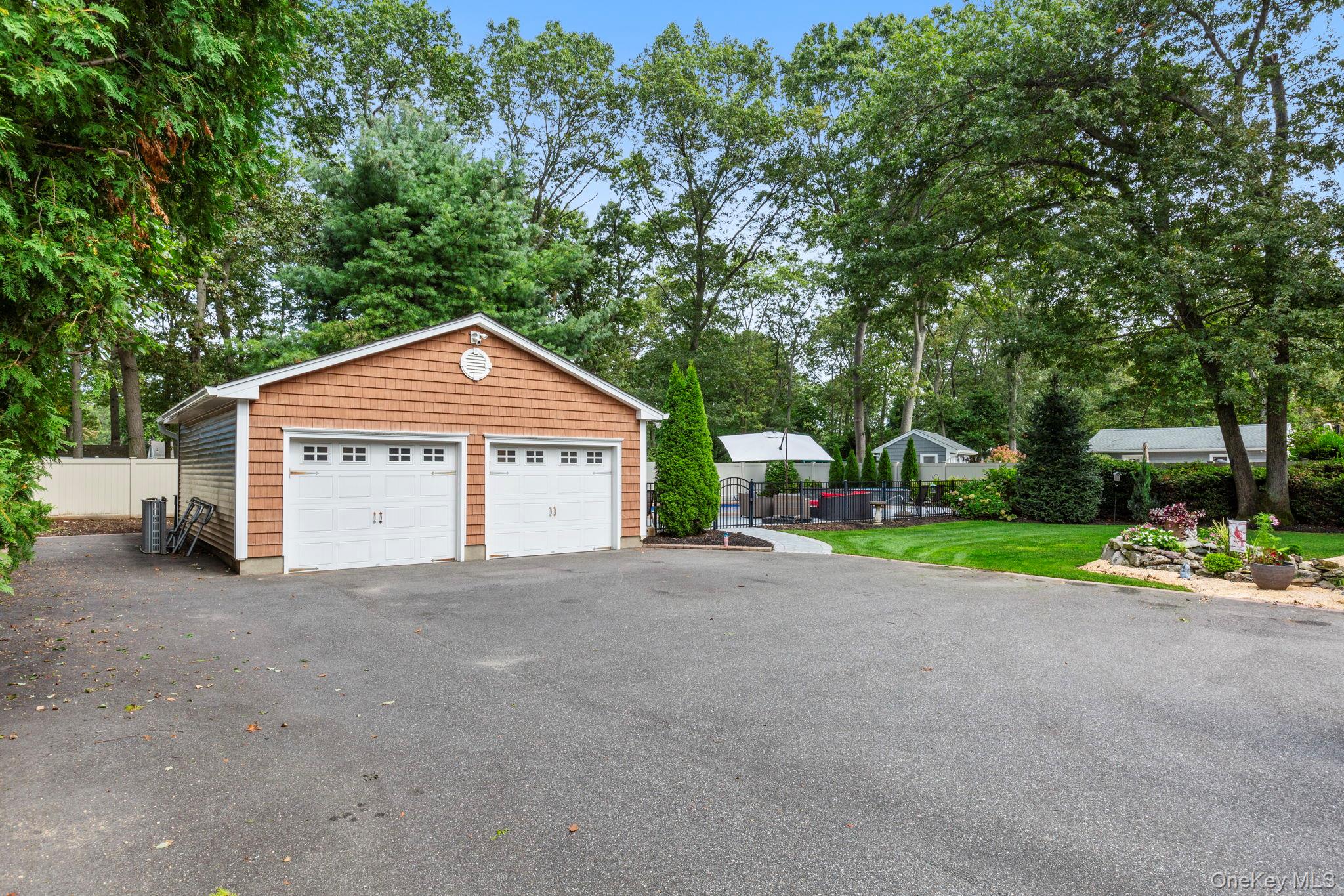 1 Arbutus Court
