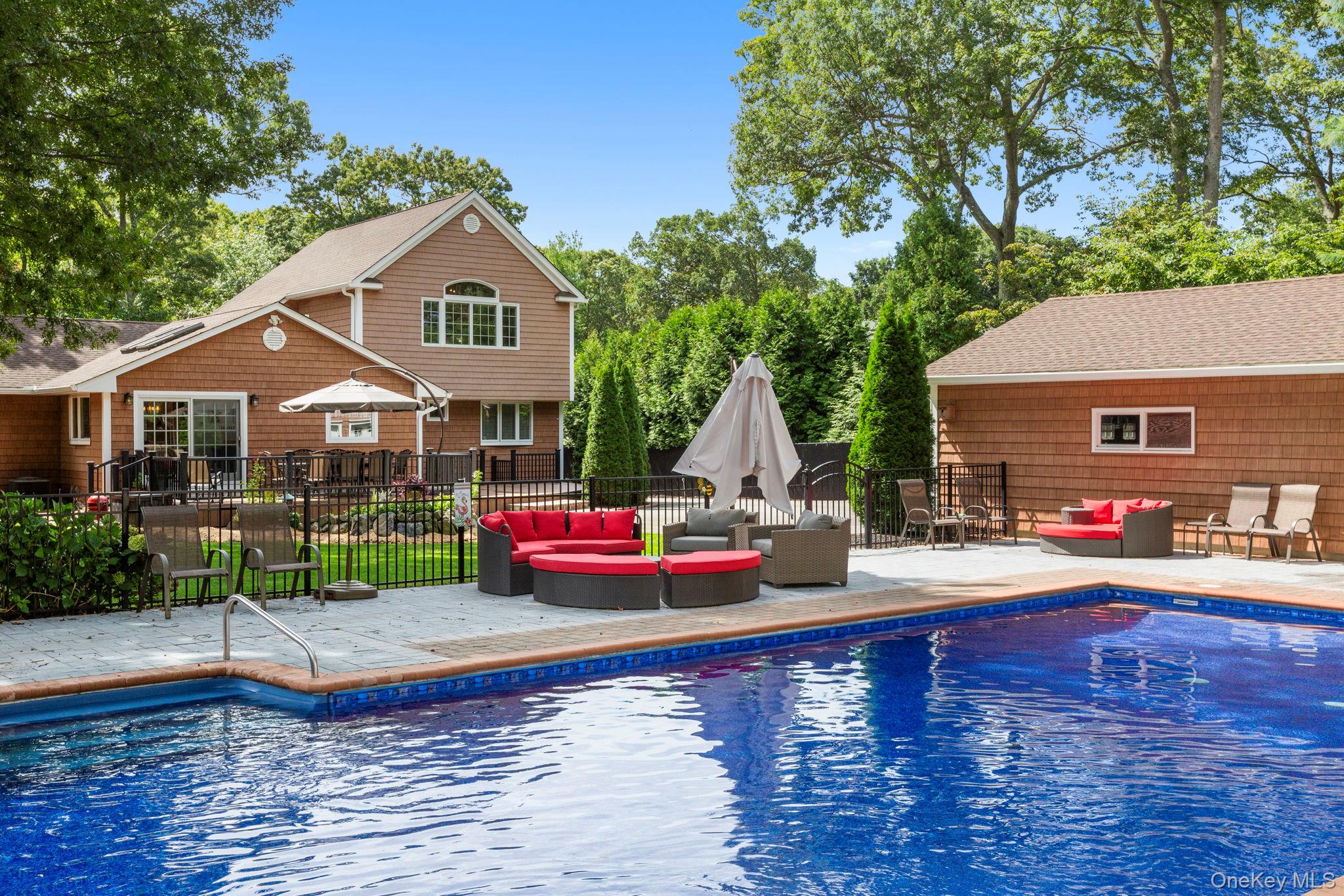 1 Arbutus Court