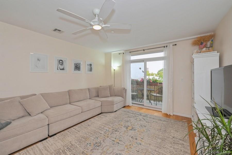 1251 E 19th Street Unit: 4B