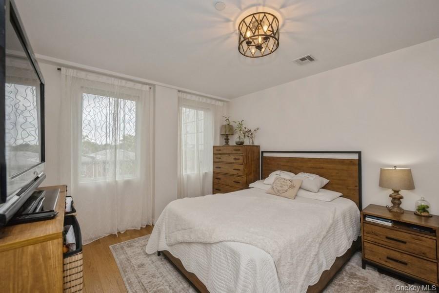 1251 E 19th Street Unit: 4B