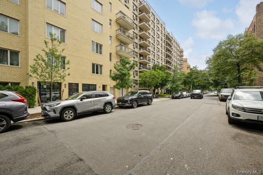1251 E 19th Street Unit: 4B