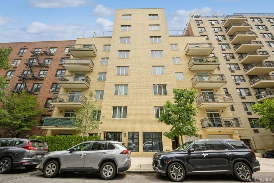 1251 E 19th Street Unit: 4B