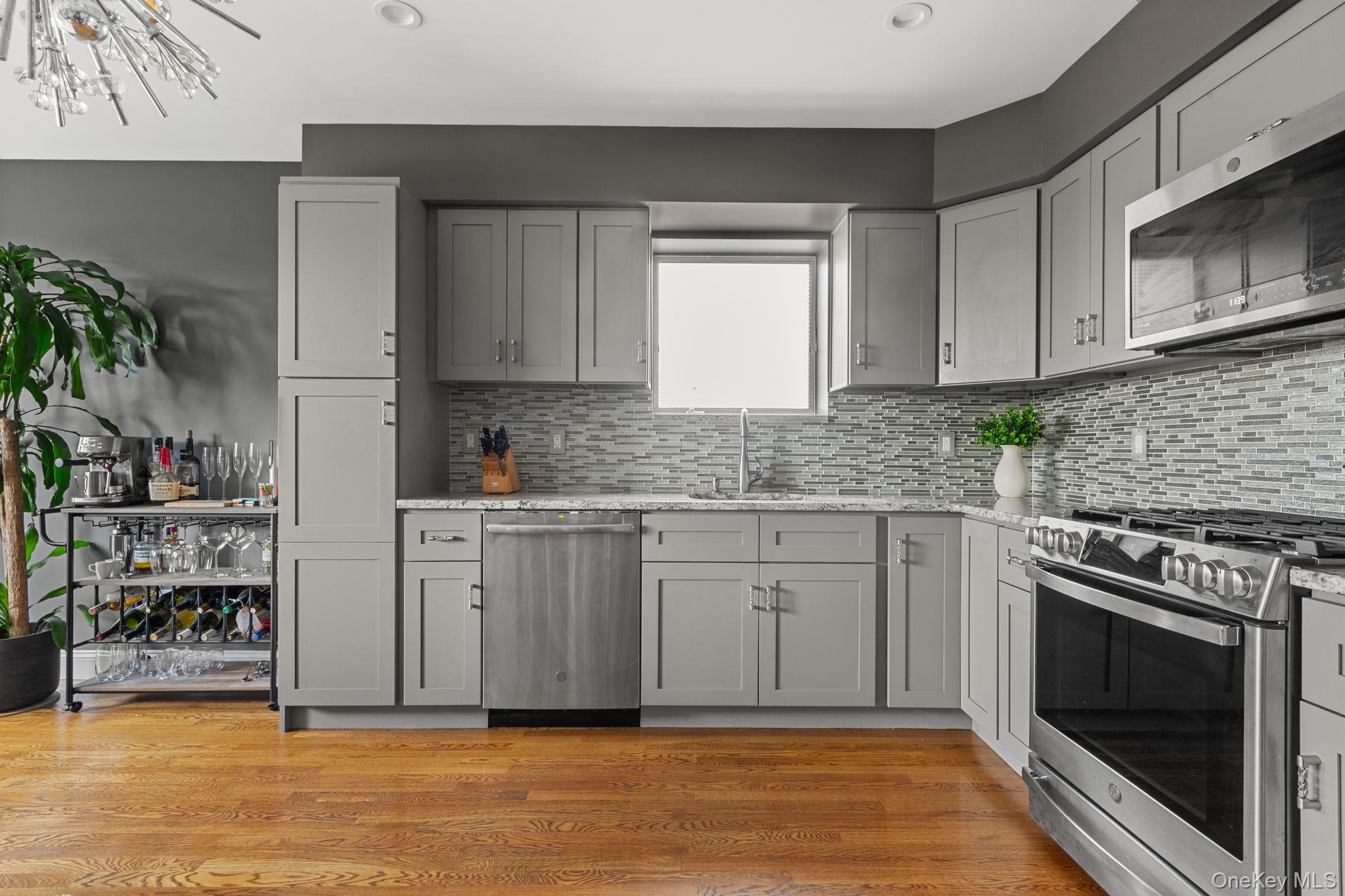 2325 31st Avenue Unit: Penthouse 7C