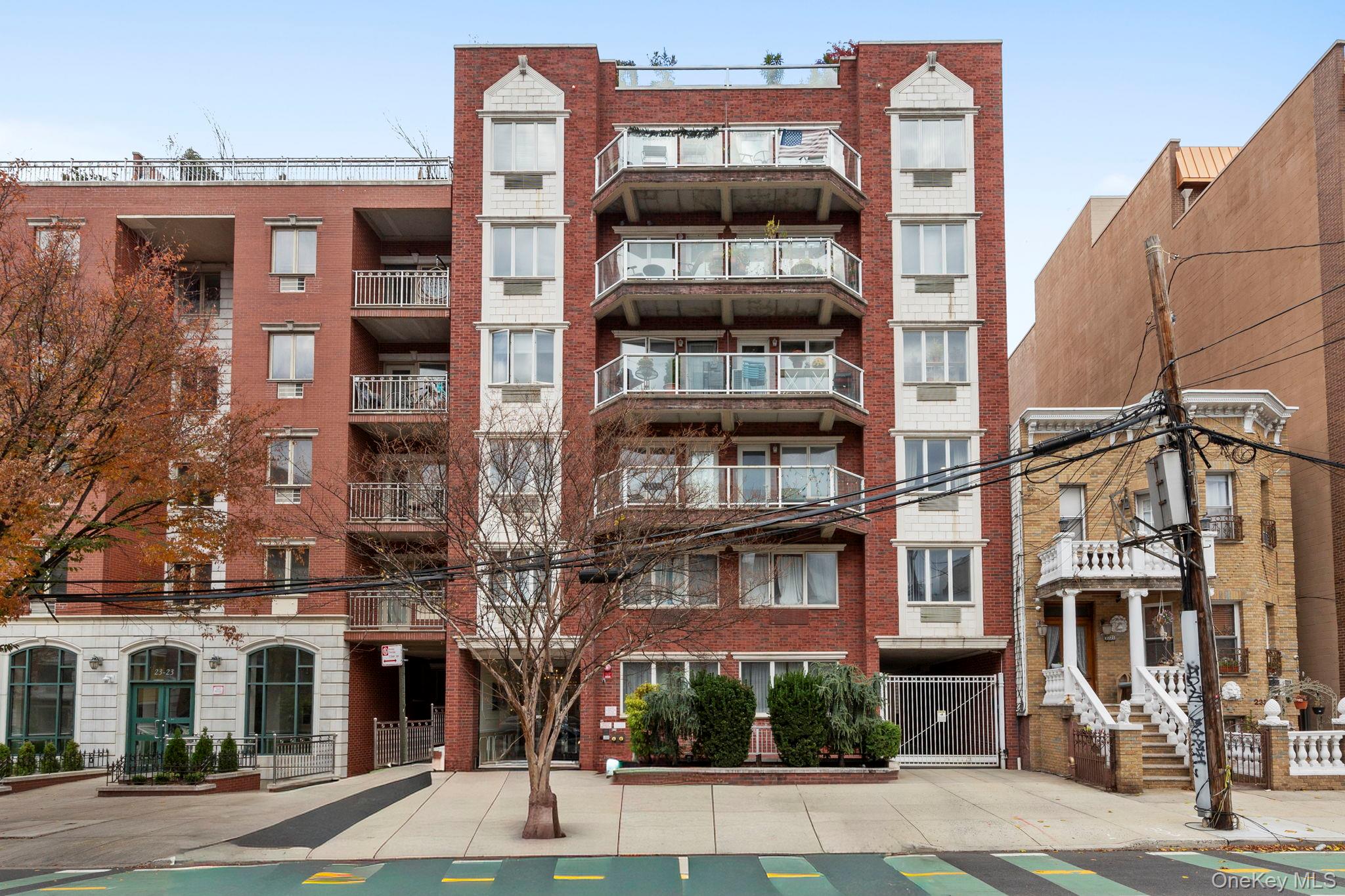 2325 31st Avenue Unit: Penthouse 7C