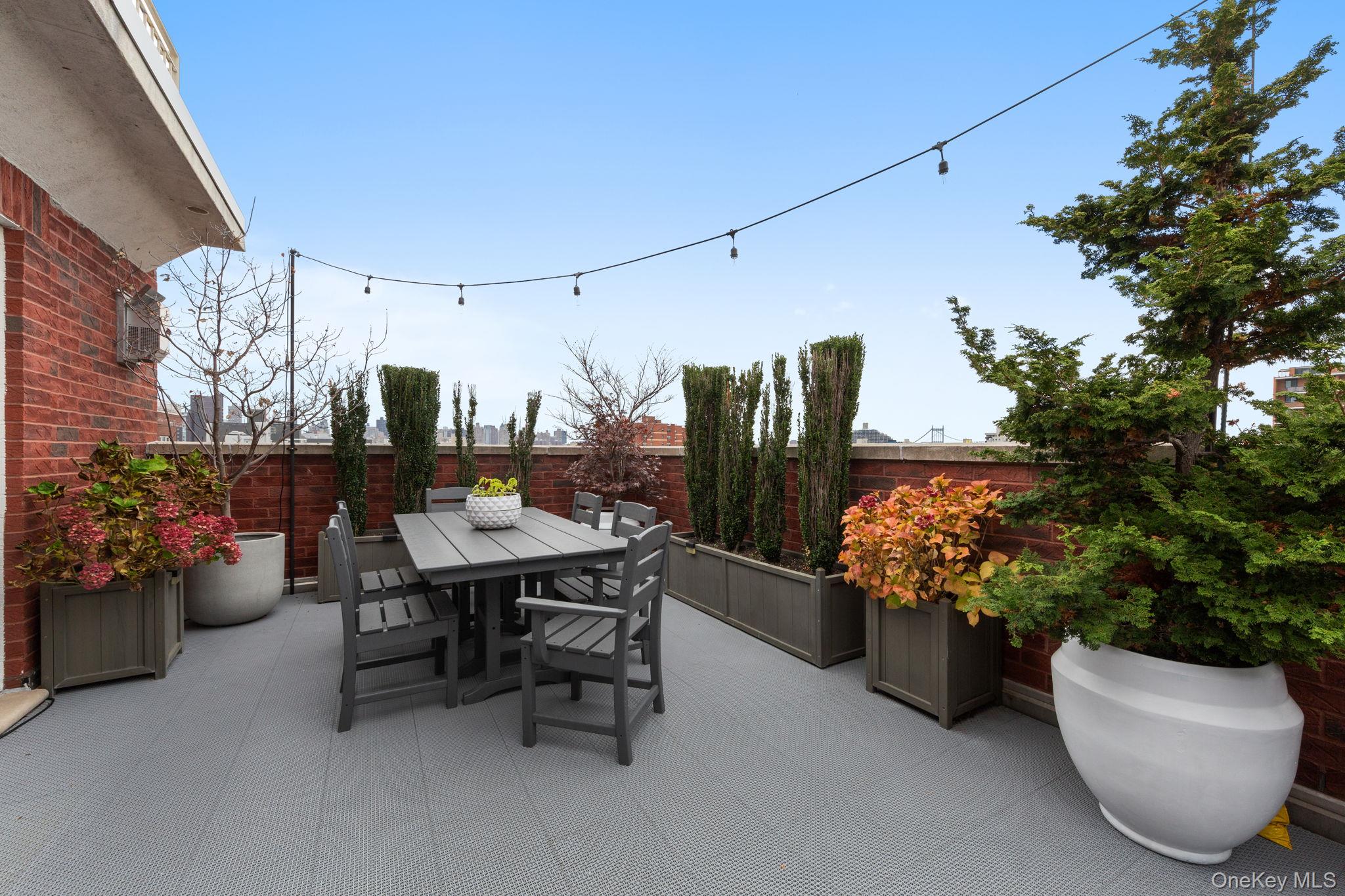 2325 31st Avenue Unit: Penthouse 7C