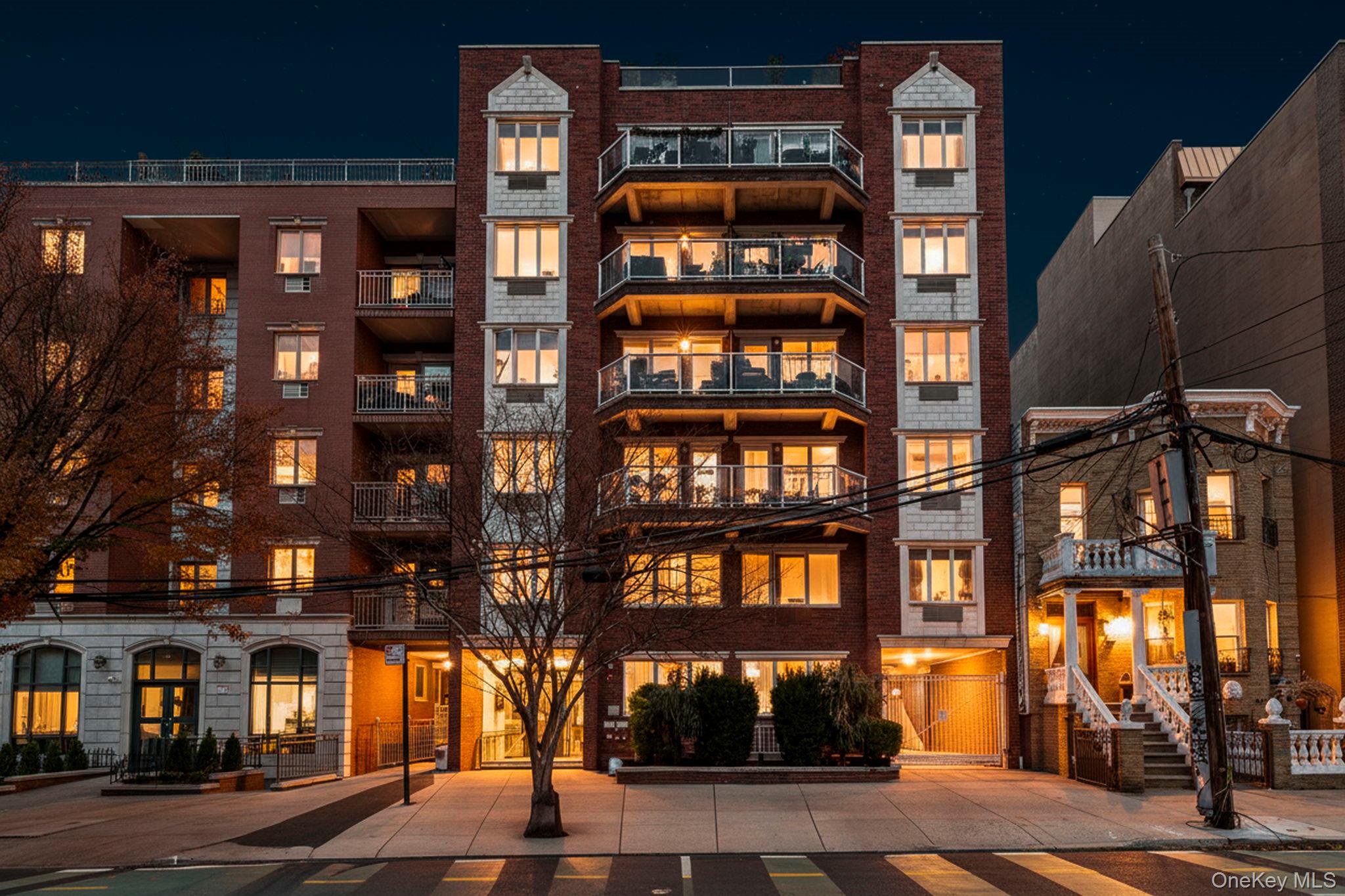 2325 31st Avenue Unit: Penthouse 7C