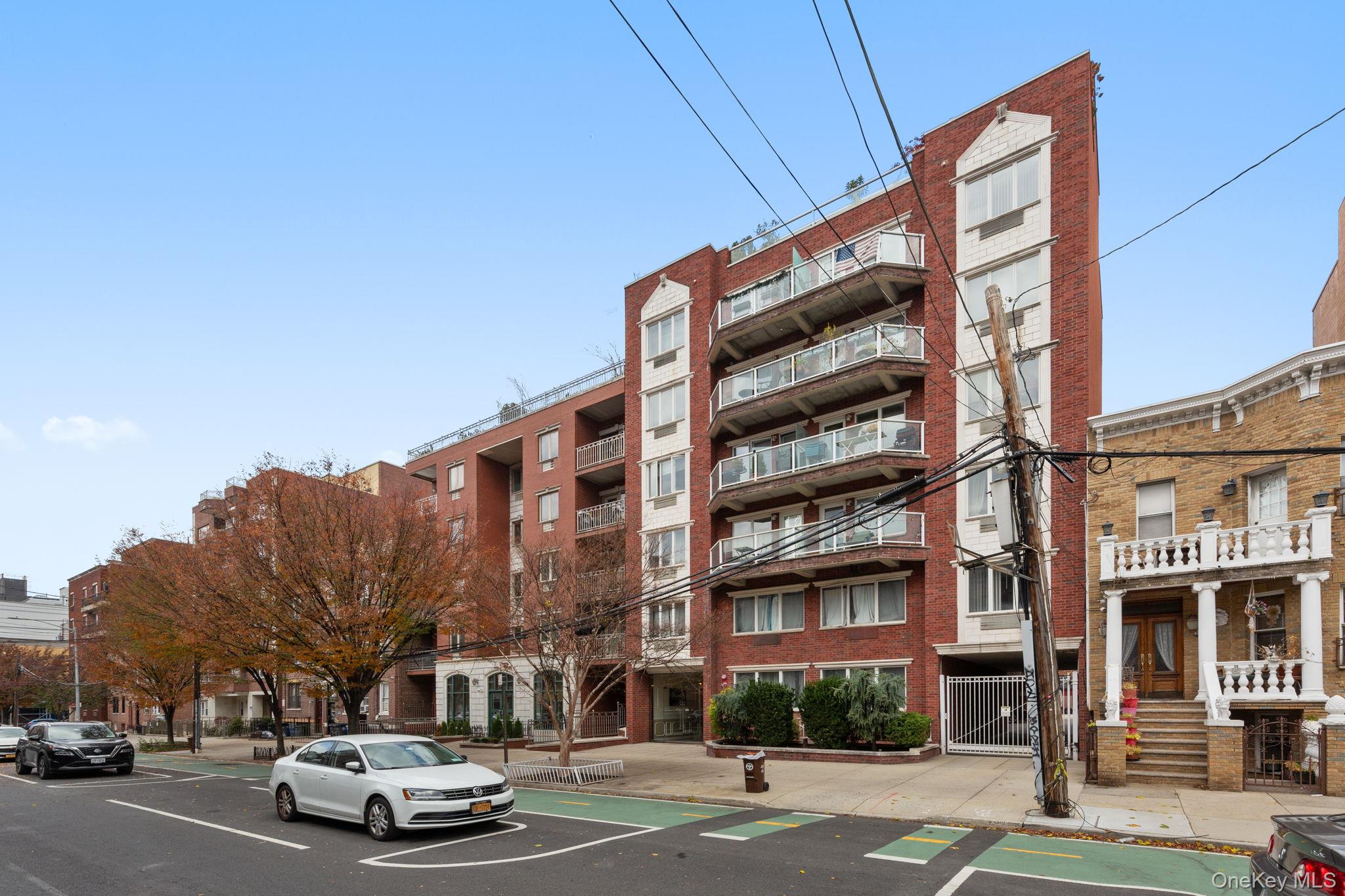 2325 31st Avenue Unit: Penthouse 7C