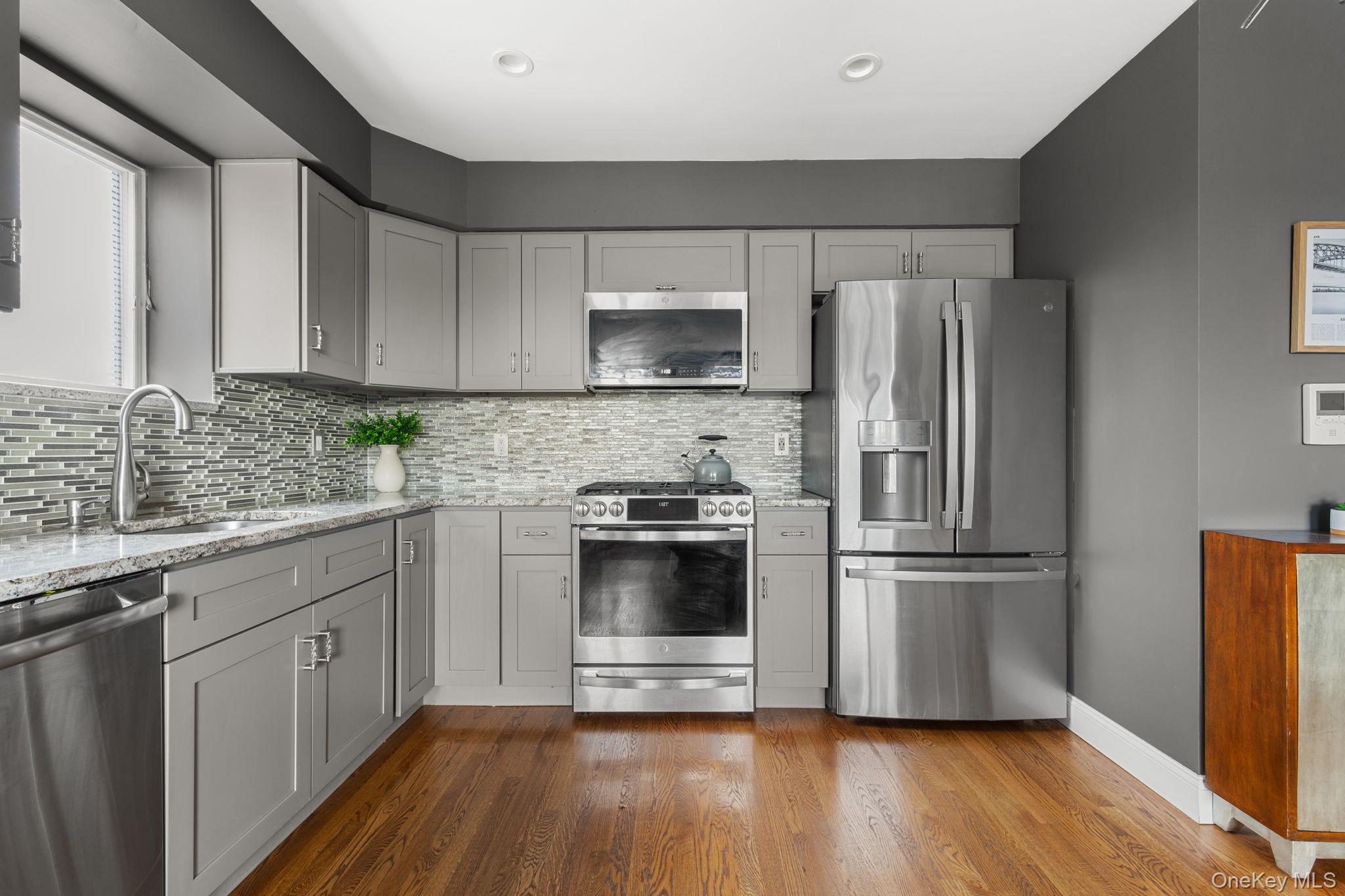 2325 31st Avenue Unit: Penthouse 7C