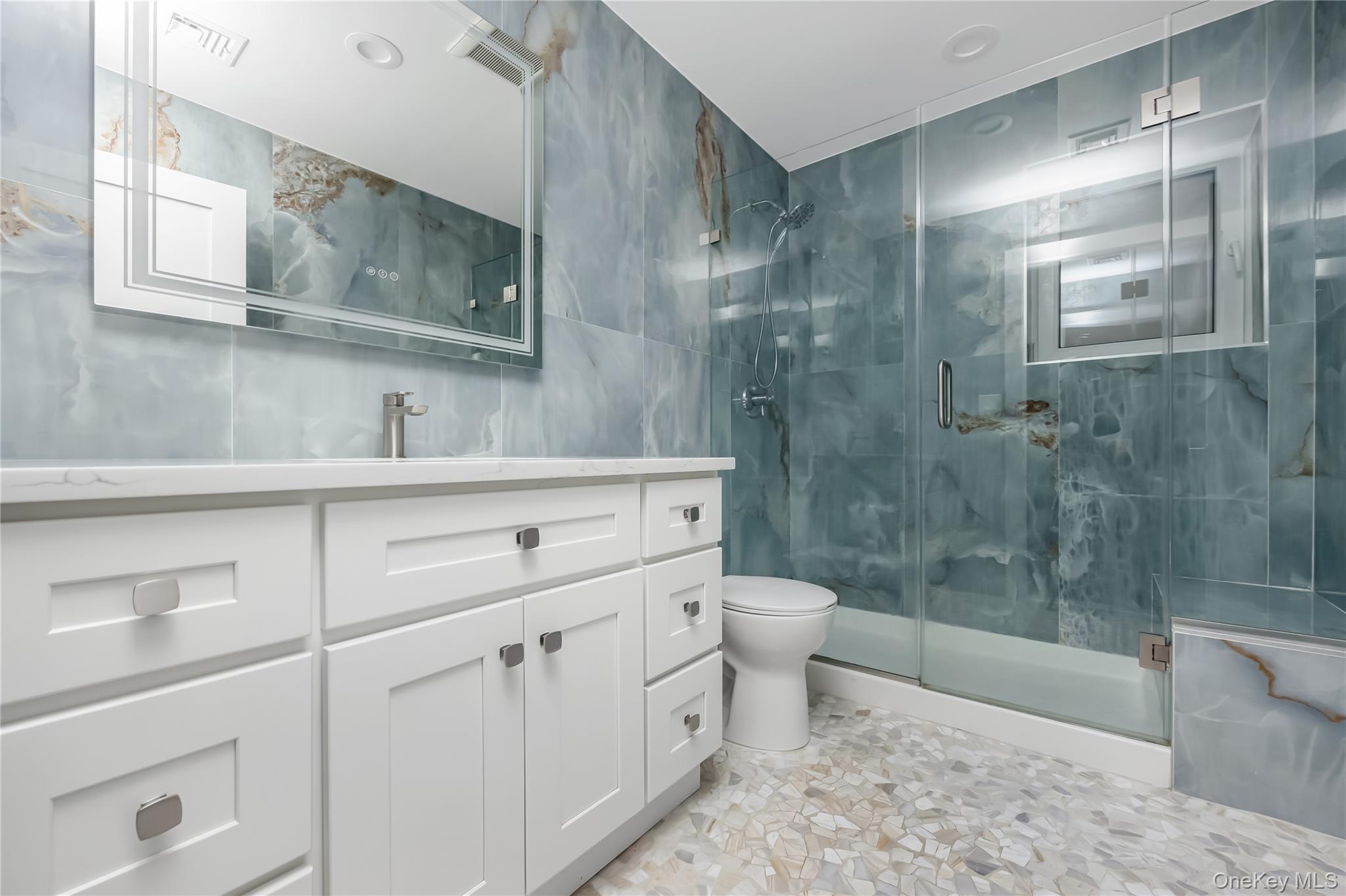 218 Sunrise Highway Unit: 2E