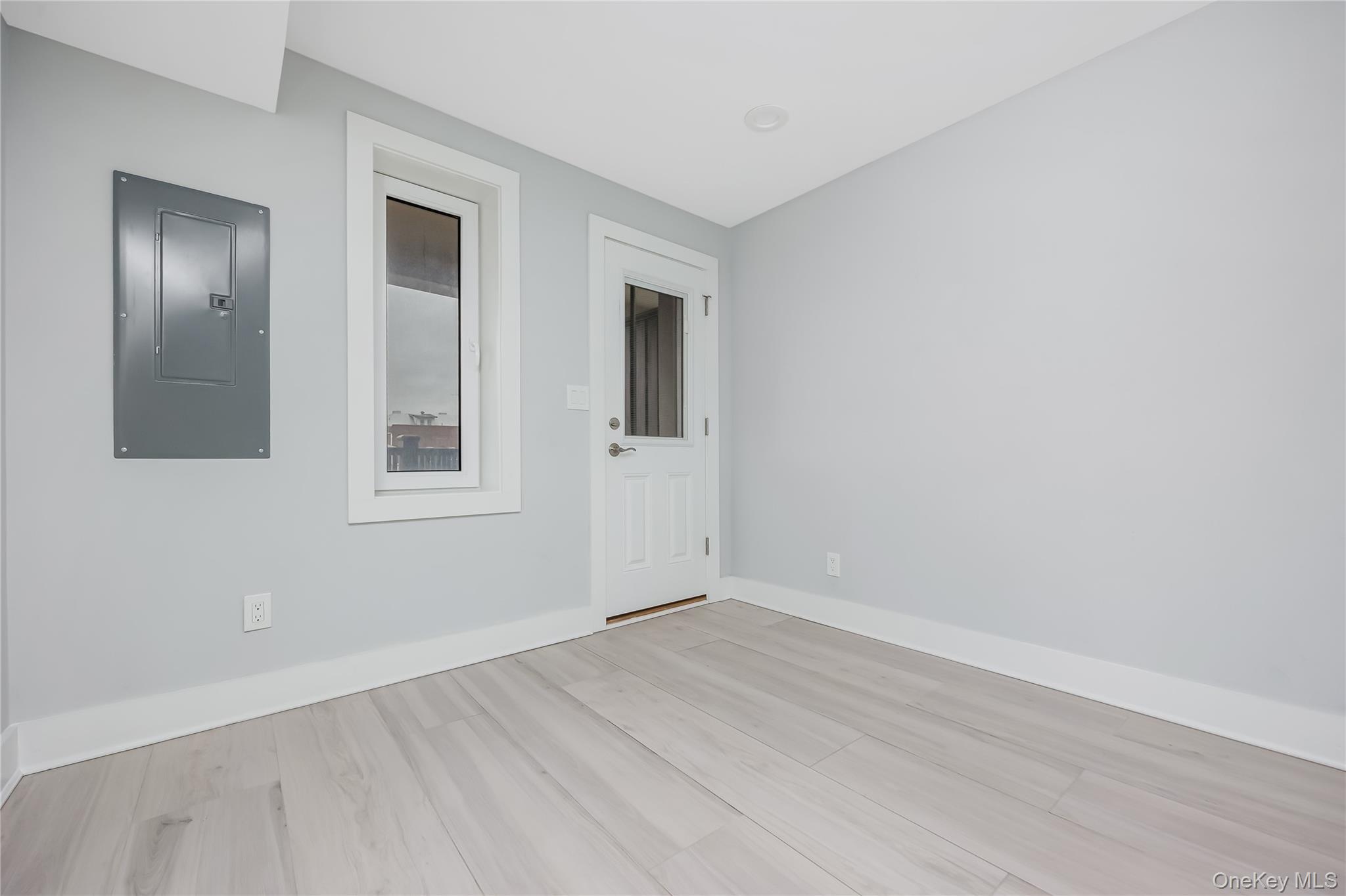 218 Sunrise Highway Unit: 2E