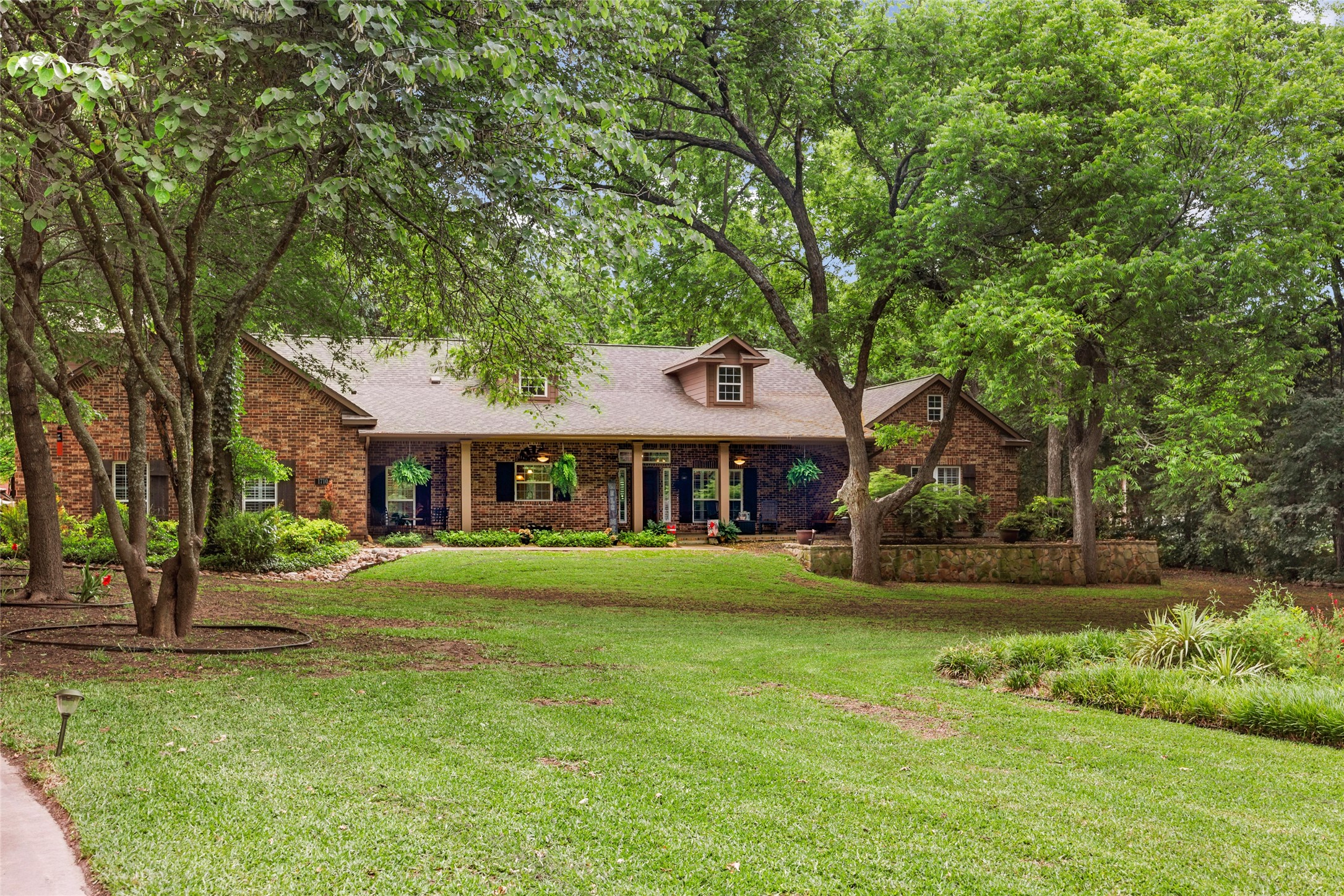 1710 Private Road 5042