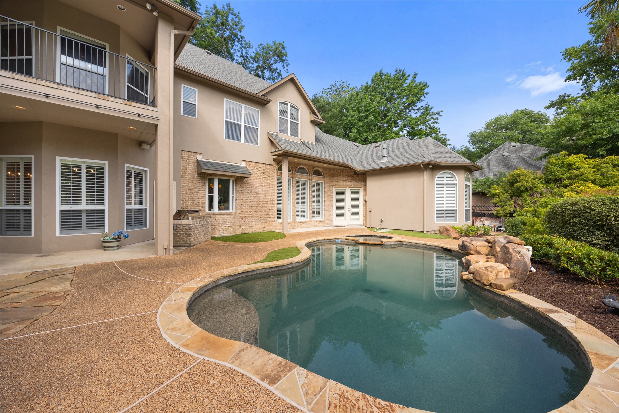 3109 Country Club Drive