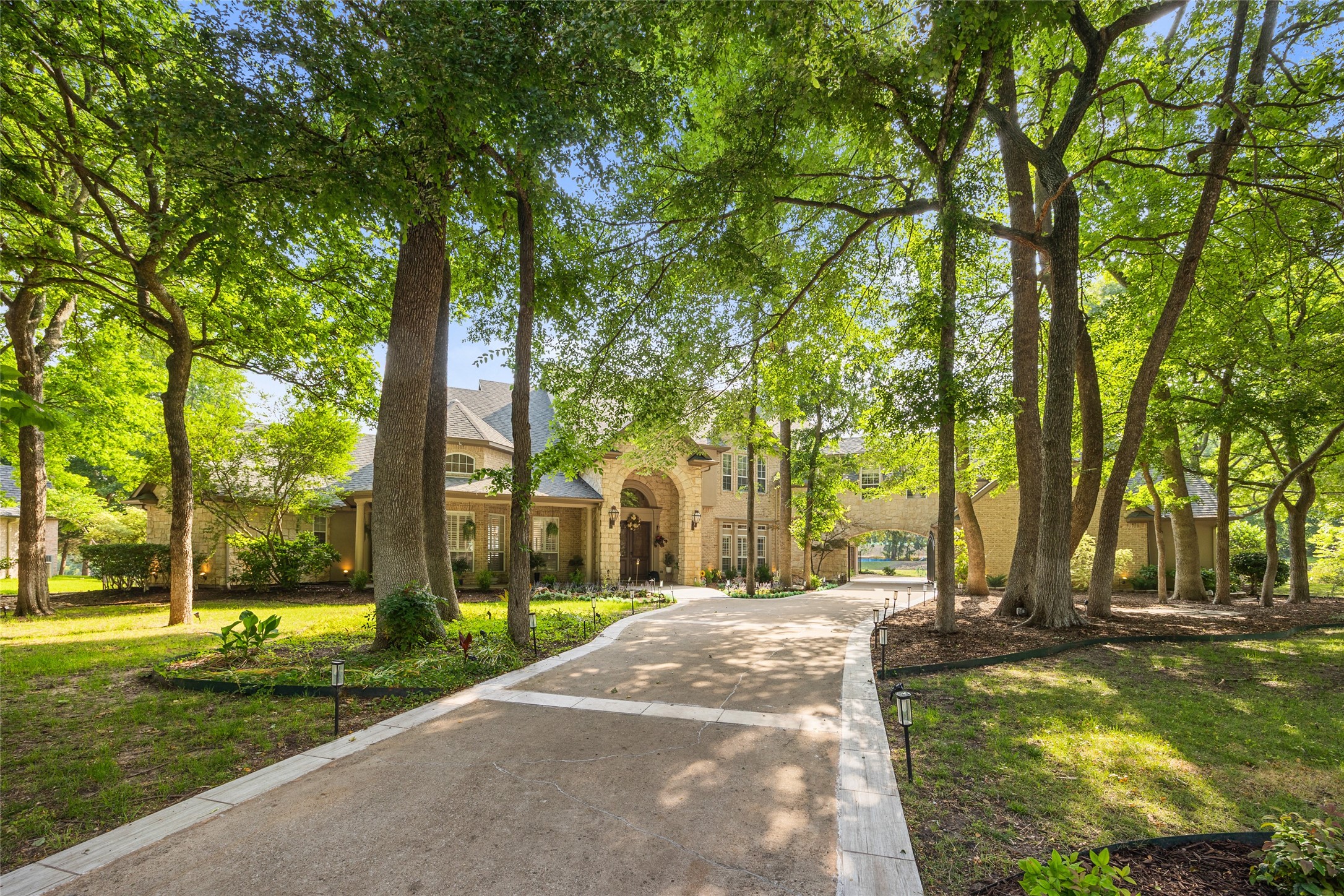 3109 Country Club Drive