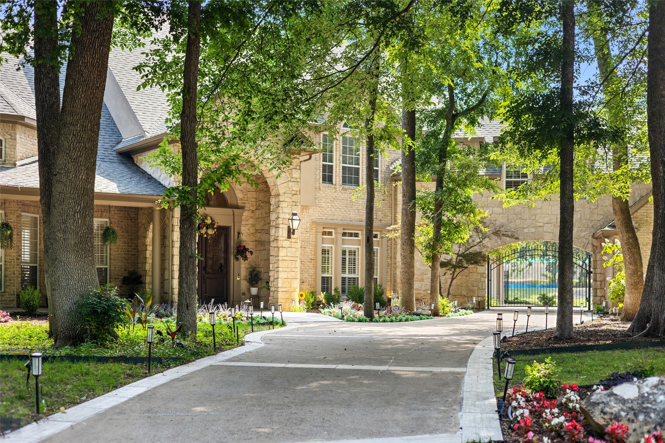 3109 Country Club Drive