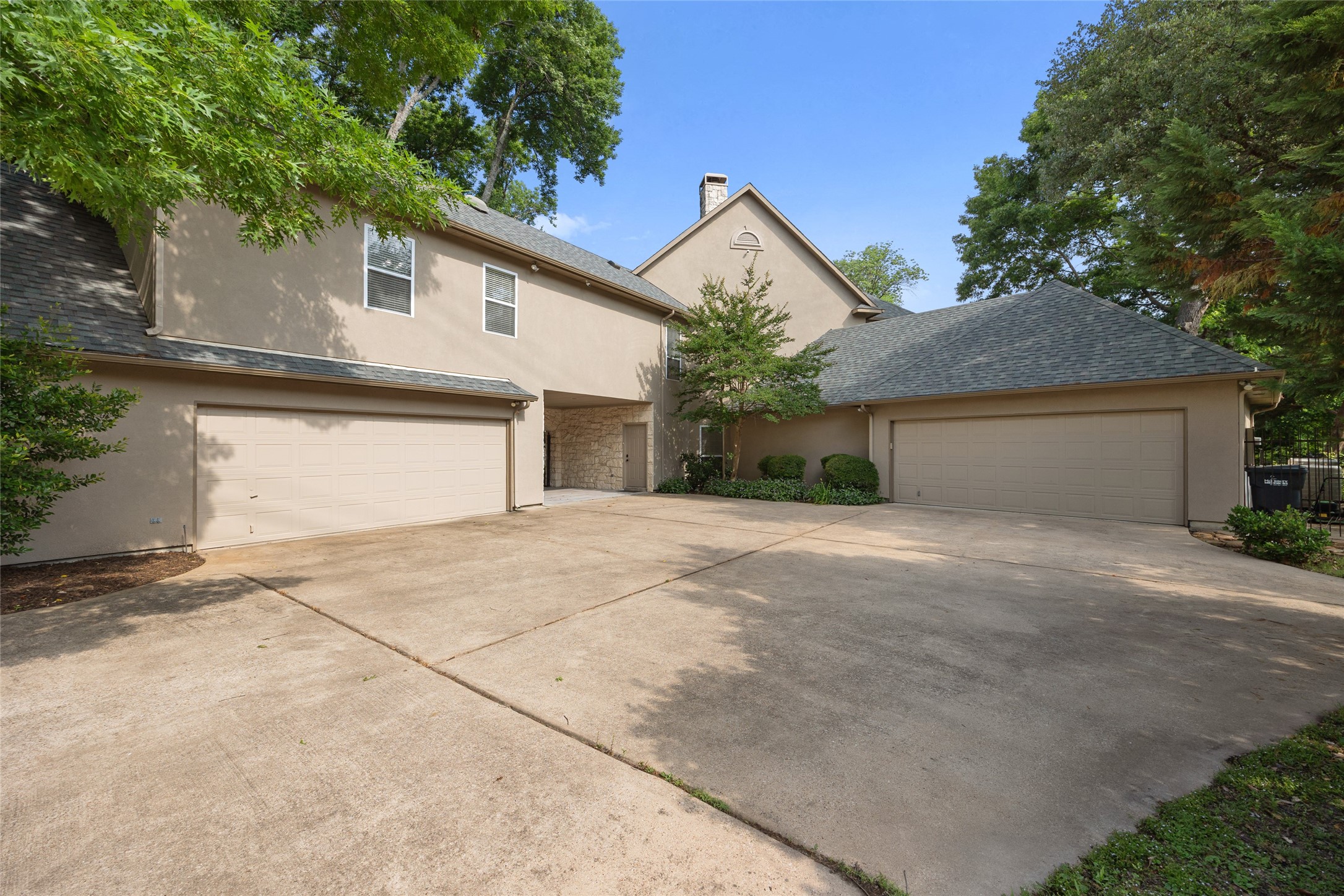 3109 Country Club Drive
