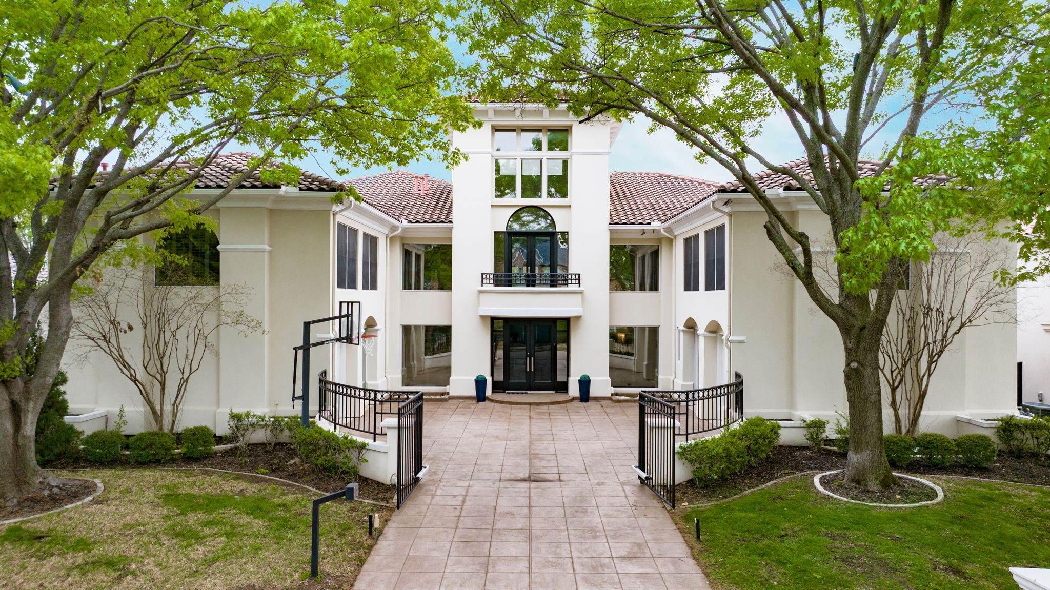 5608 Stone Cliff Court