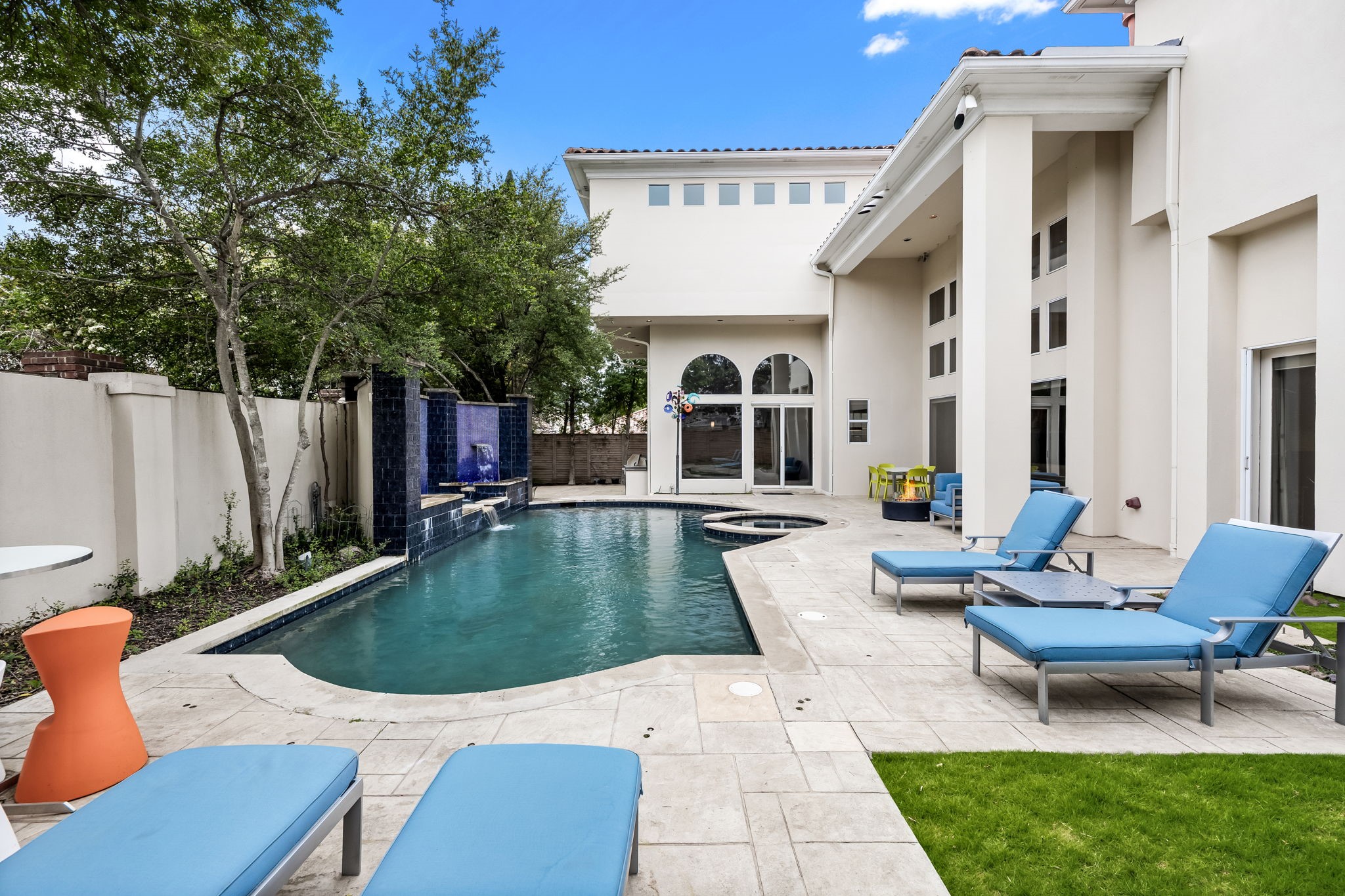 5608 Stone Cliff Court