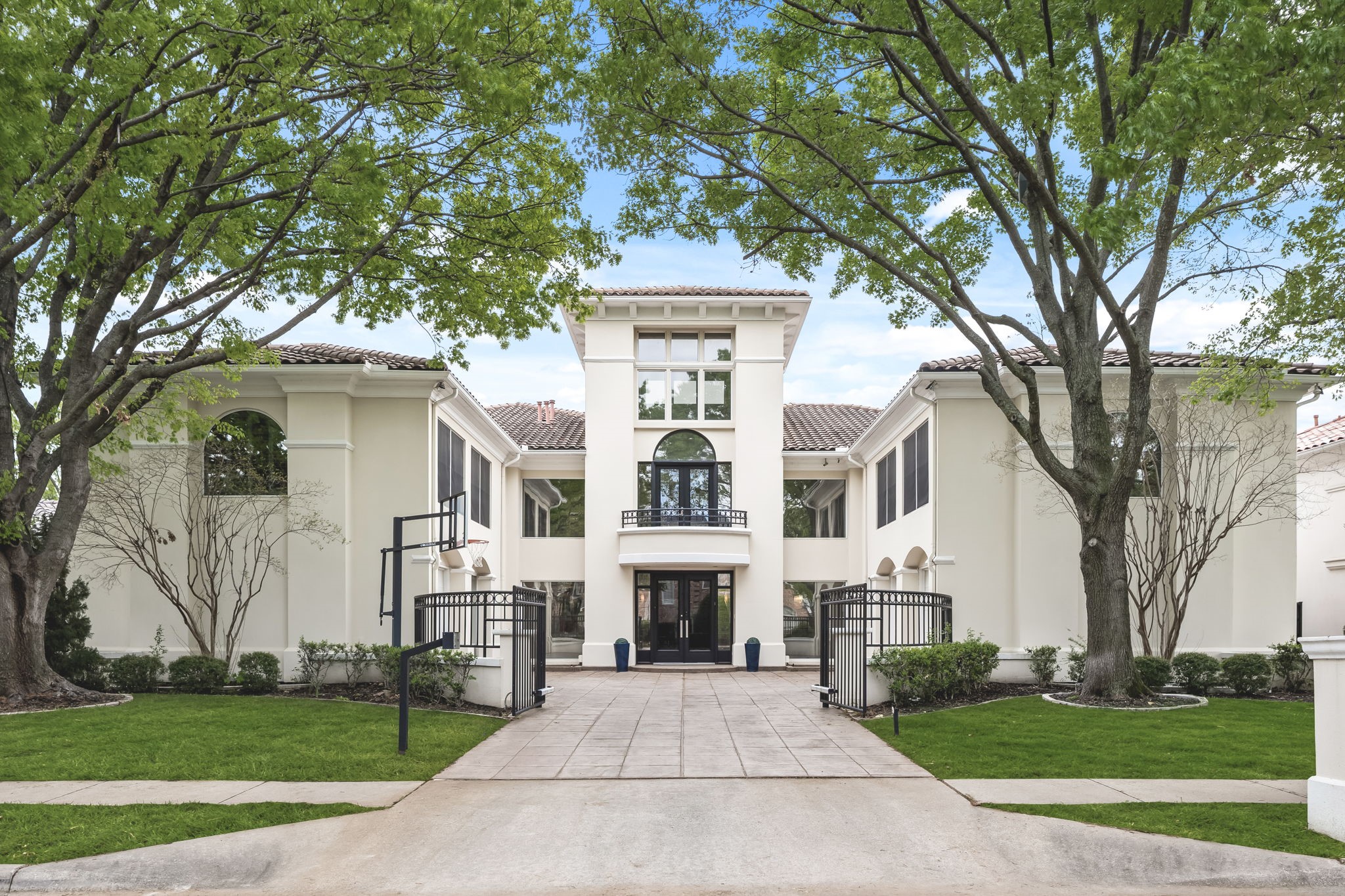 5608 Stone Cliff Court