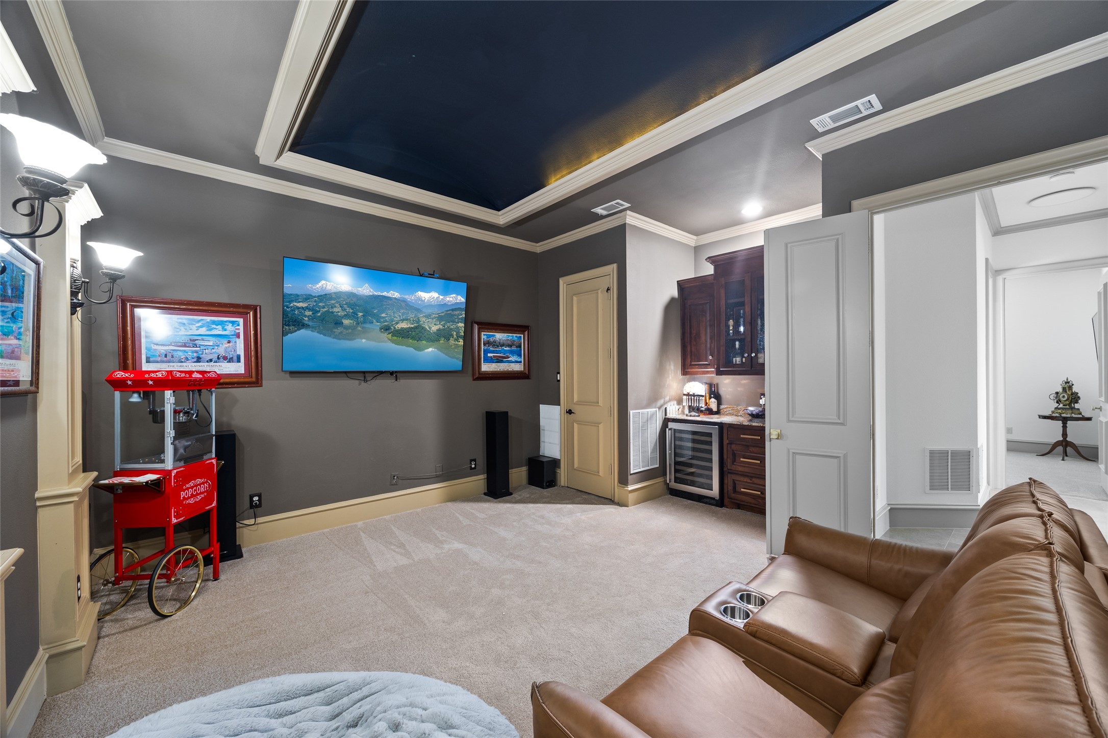 401 Wyndemere Boulevard