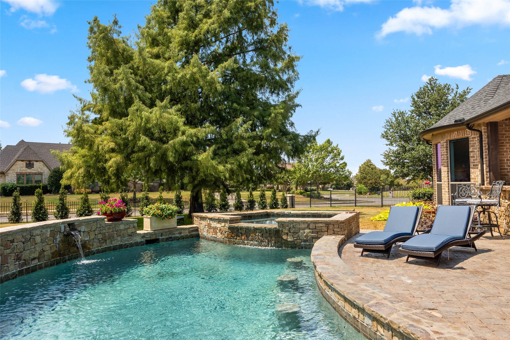 401 Wyndemere Boulevard