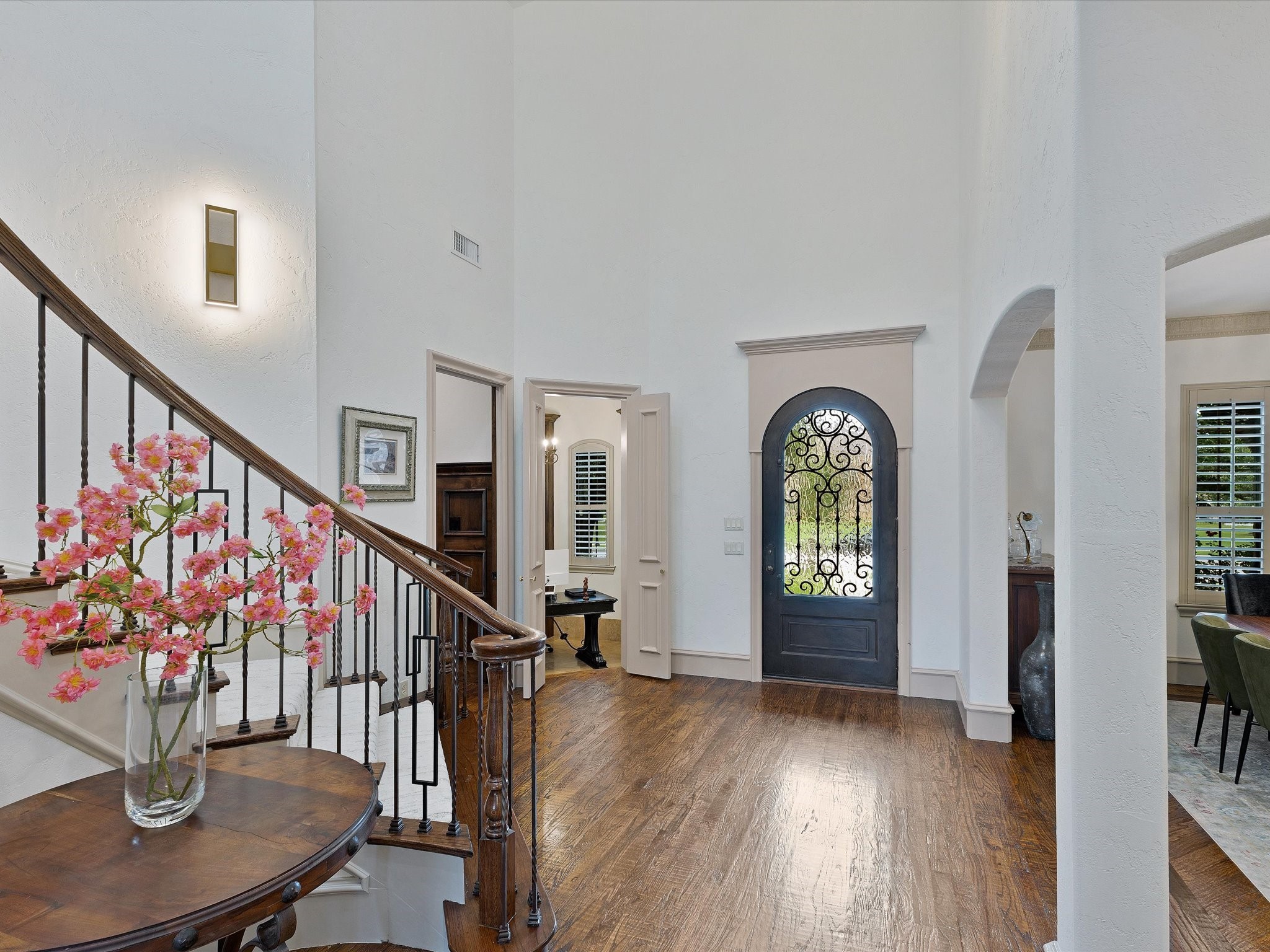 401 Wyndemere Boulevard