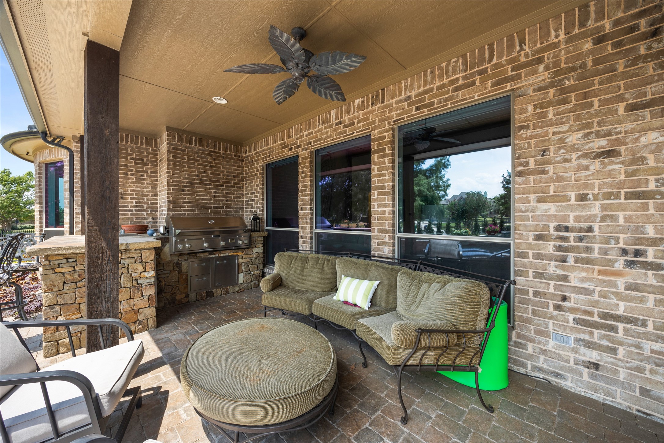 401 Wyndemere Boulevard