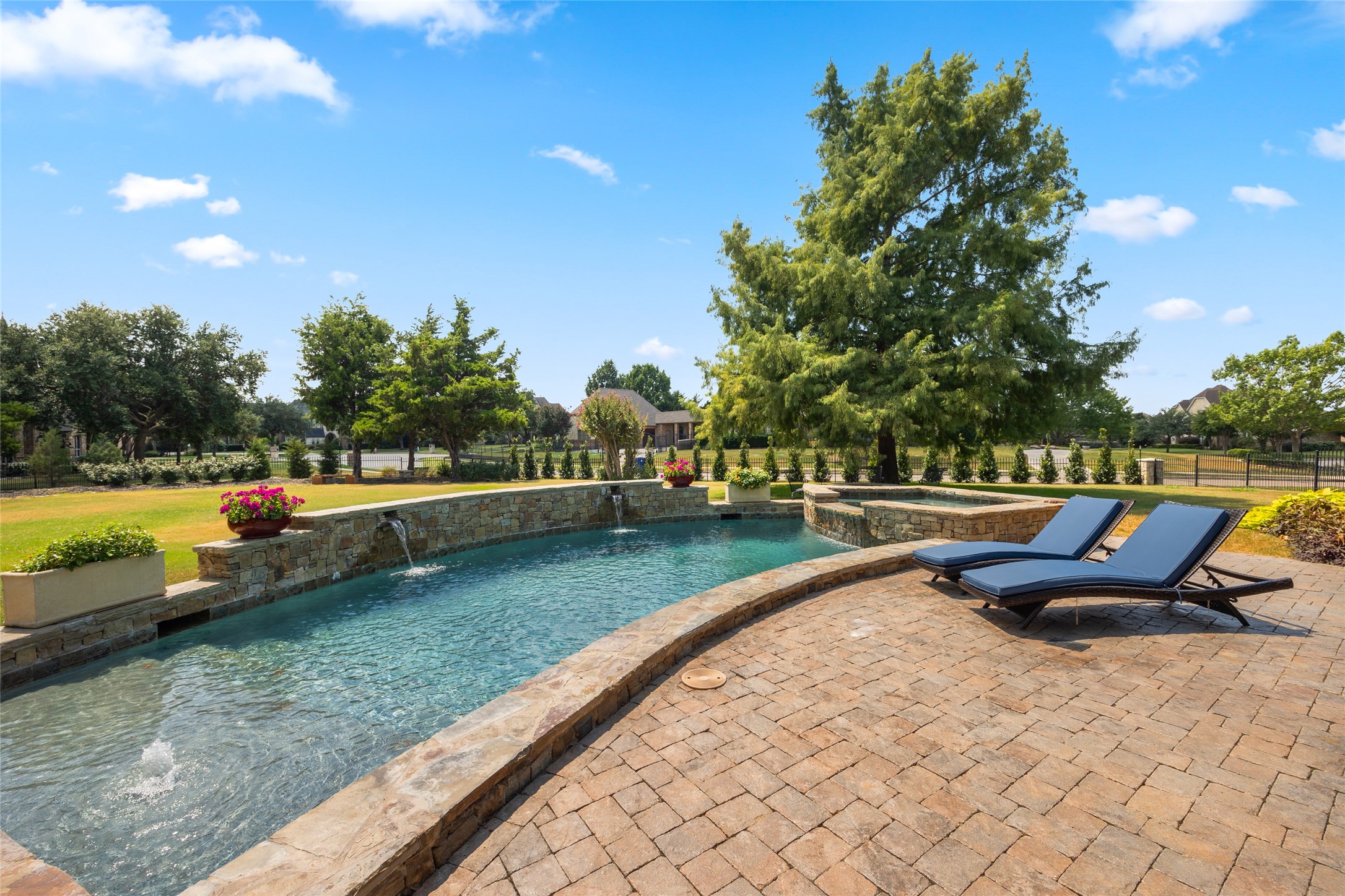 401 Wyndemere Boulevard