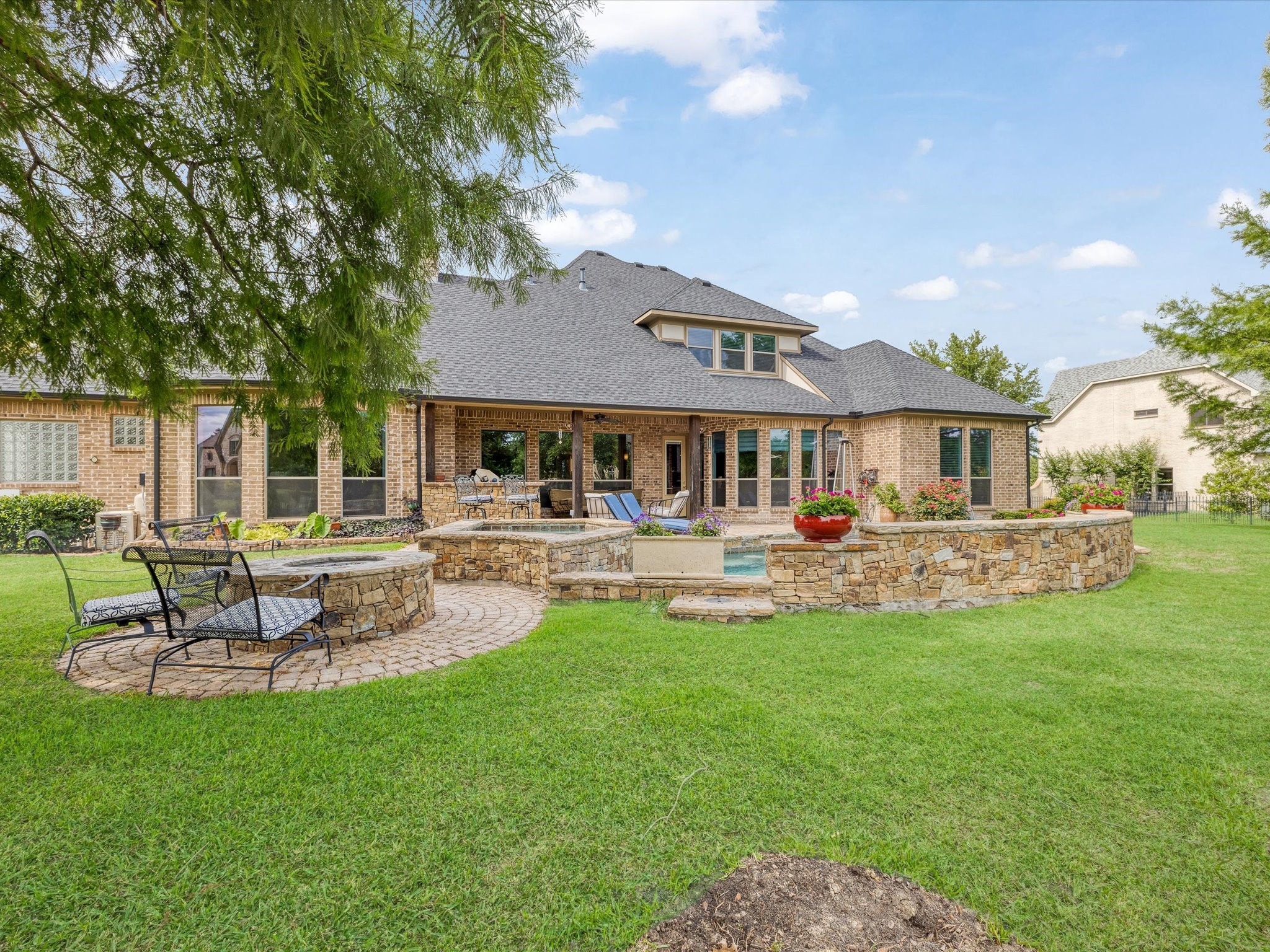 401 Wyndemere Boulevard