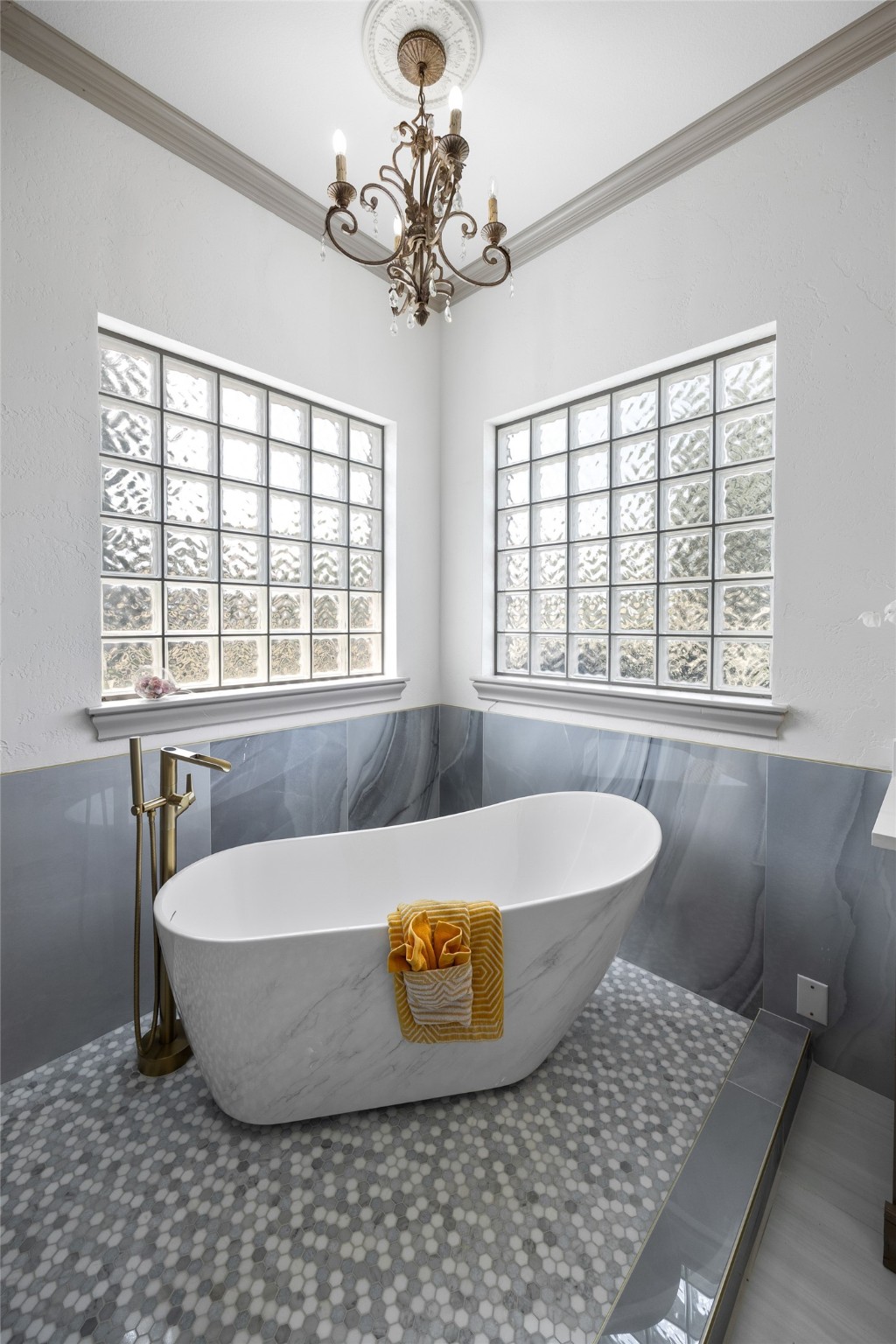 401 Wyndemere Boulevard